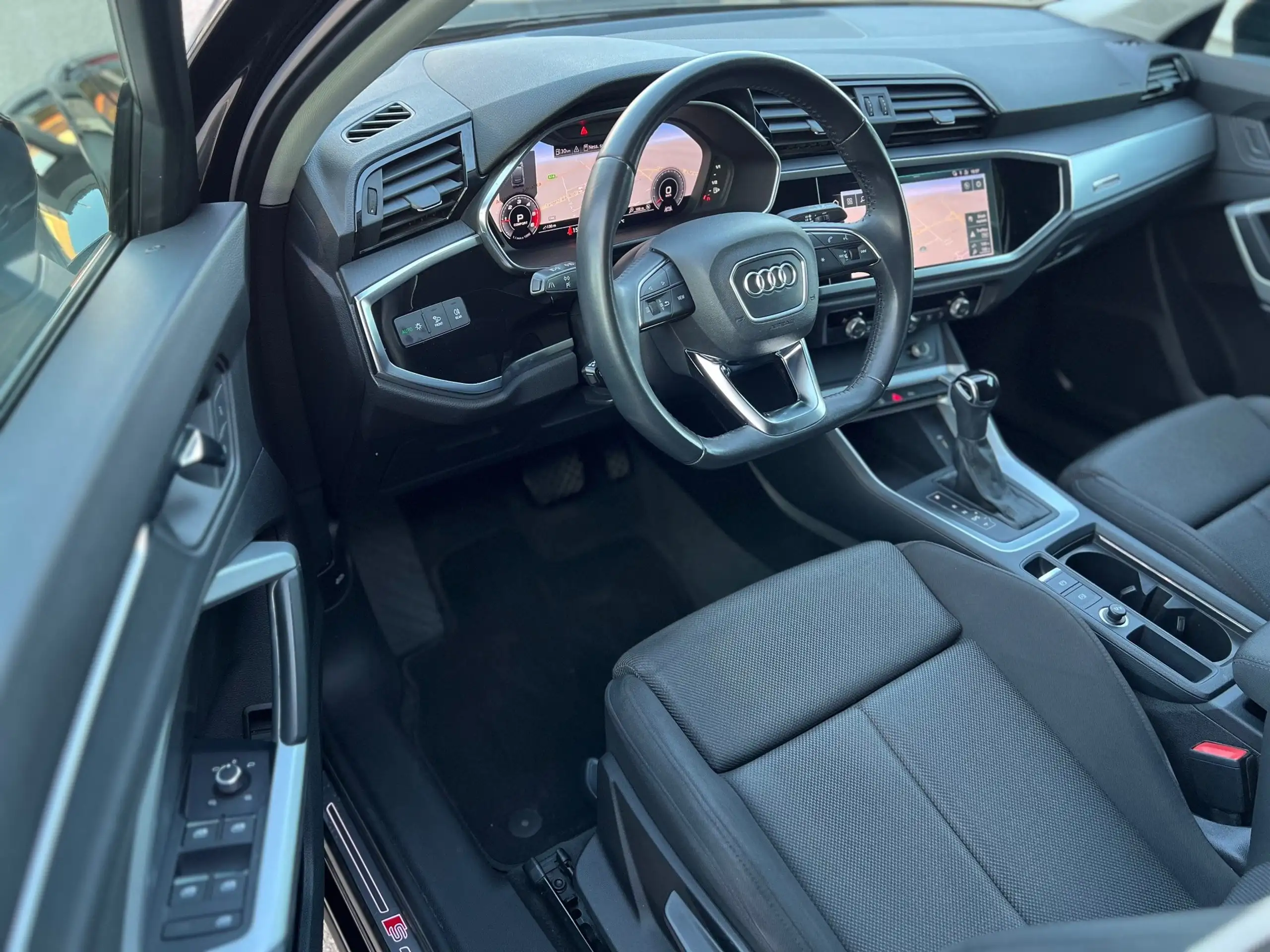 Audi - Q3