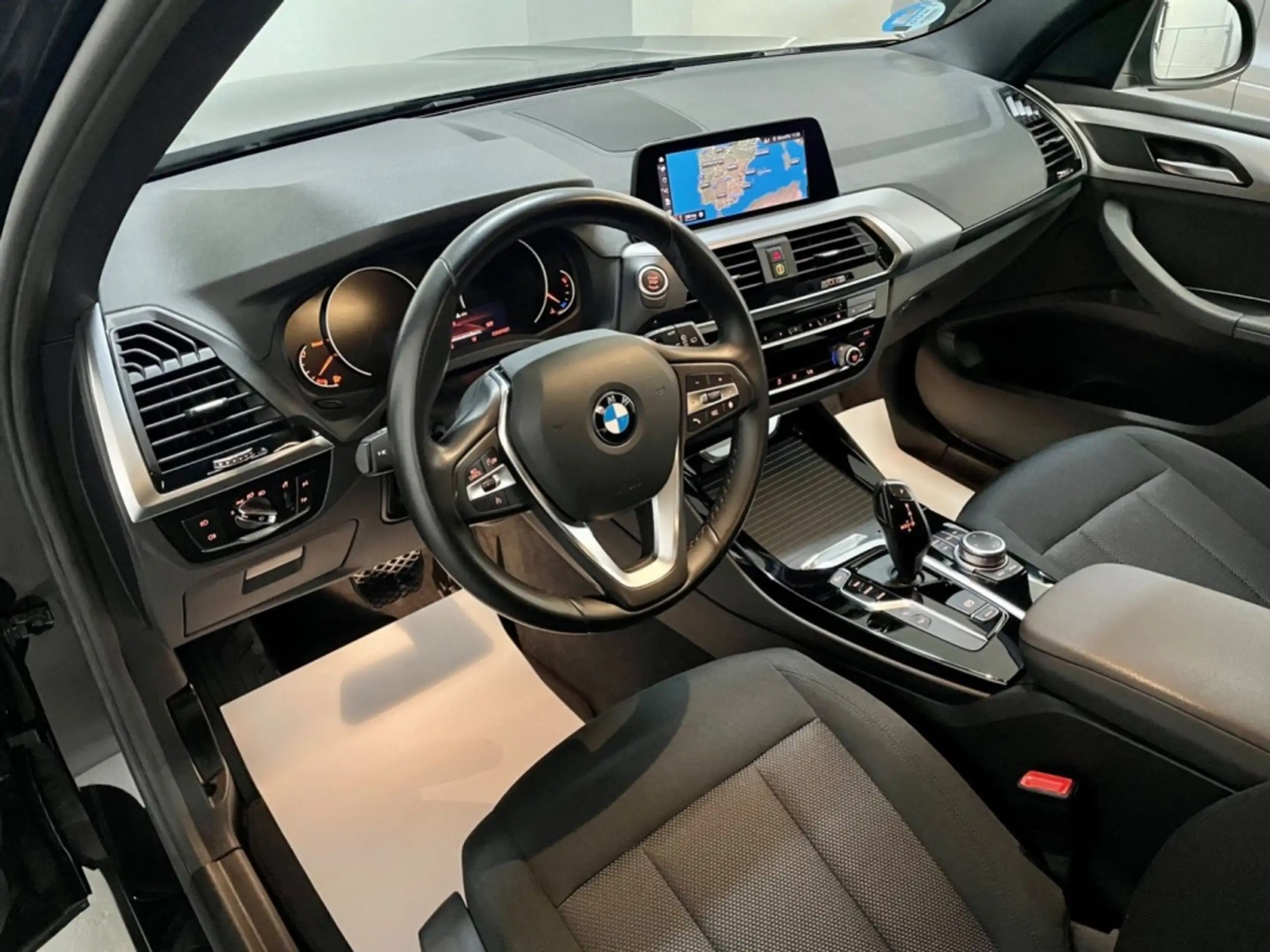 BMW - X3