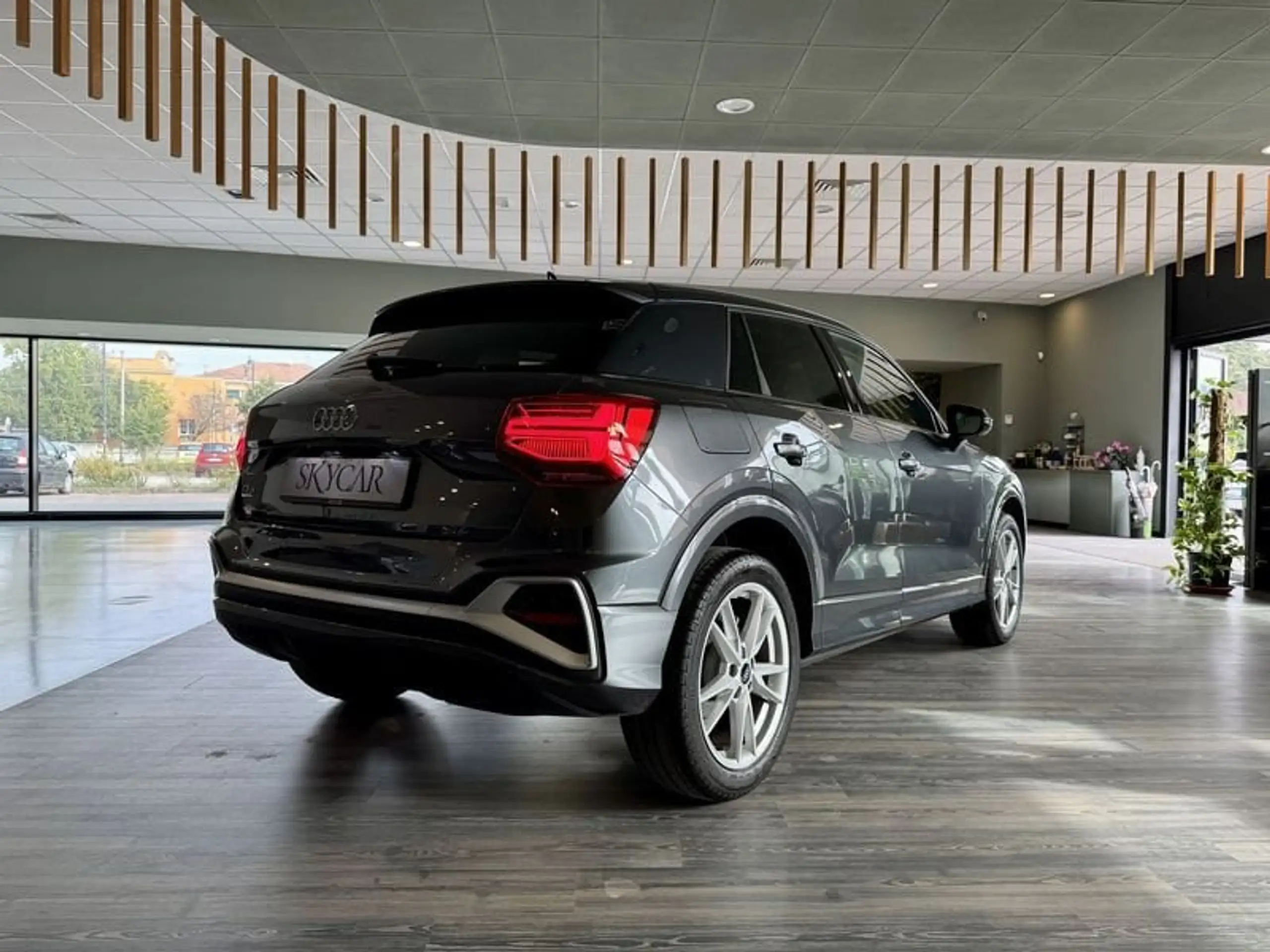 Audi - Q2