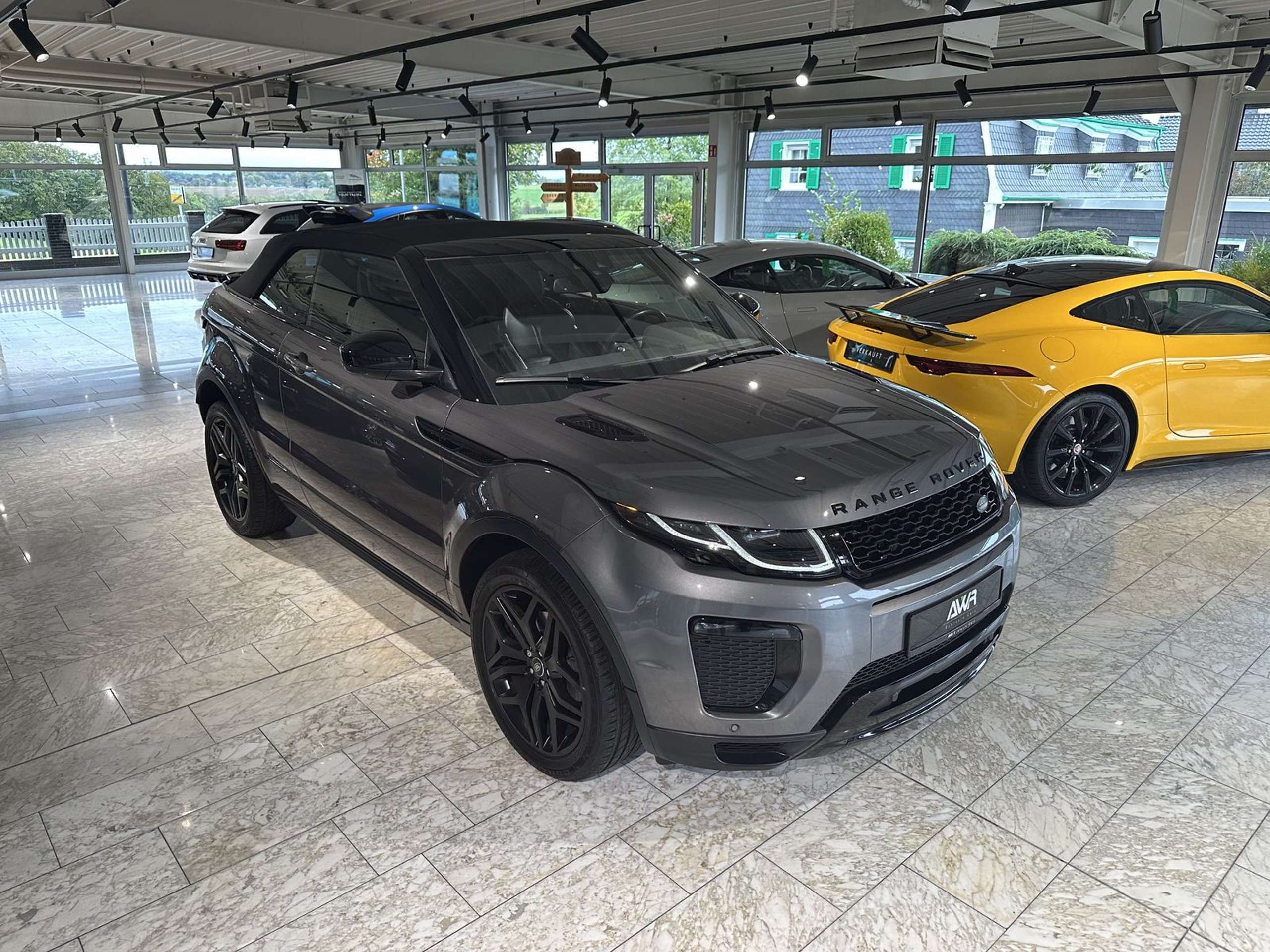 Land Rover - Range Rover Evoque