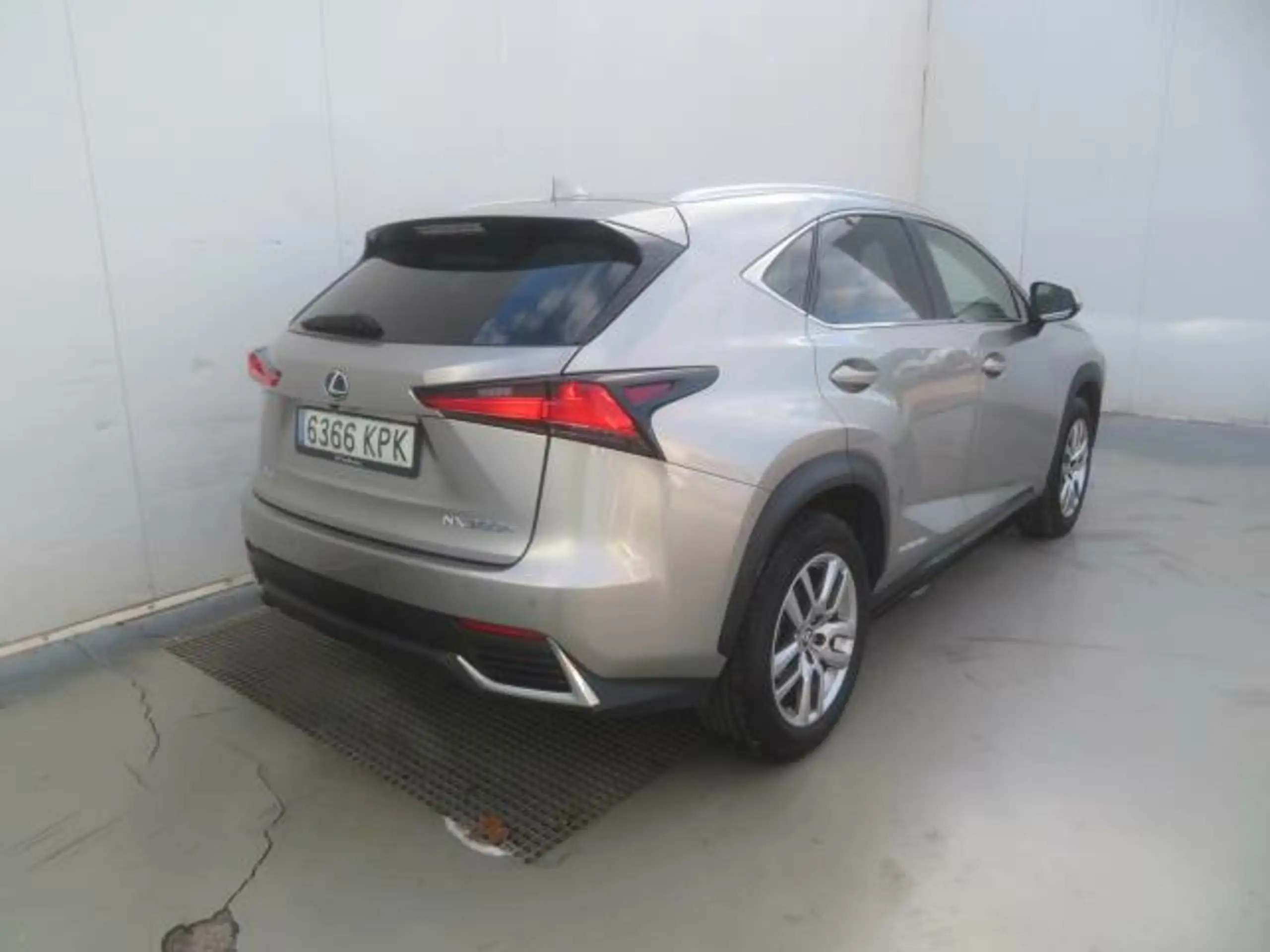 Lexus - NX 300h