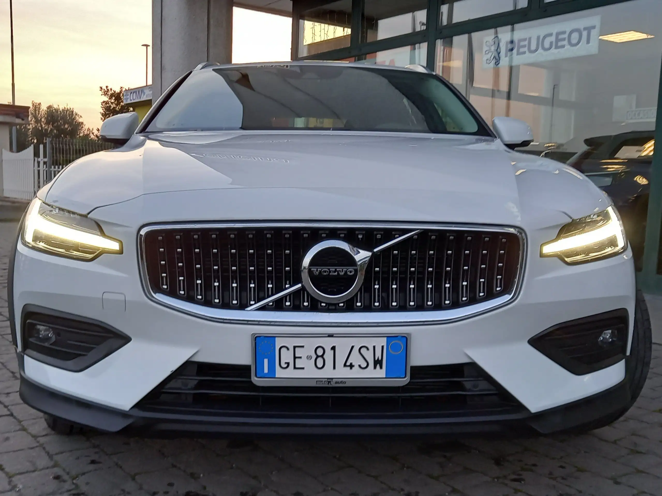 Volvo - V60 Cross Country