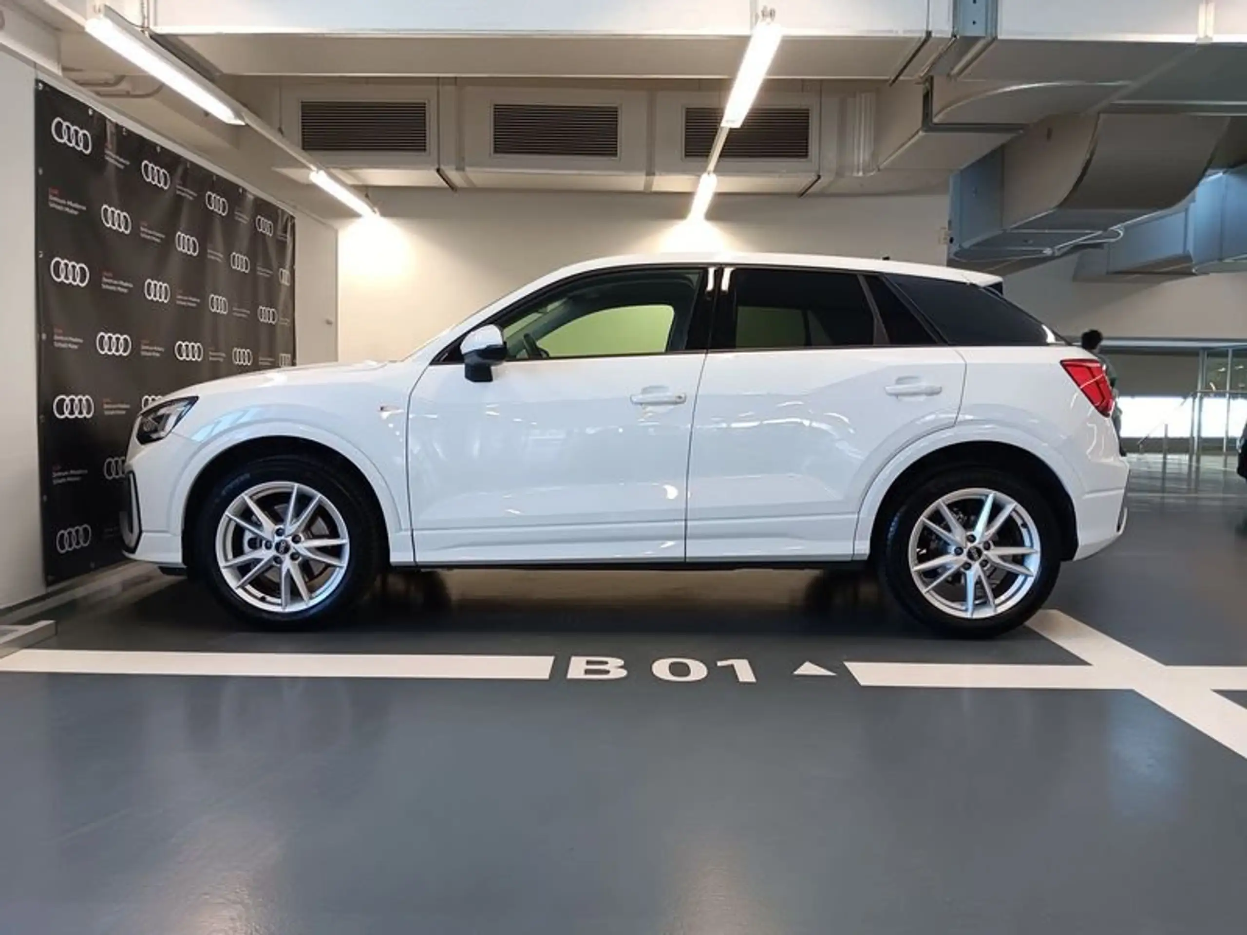 Audi - Q2