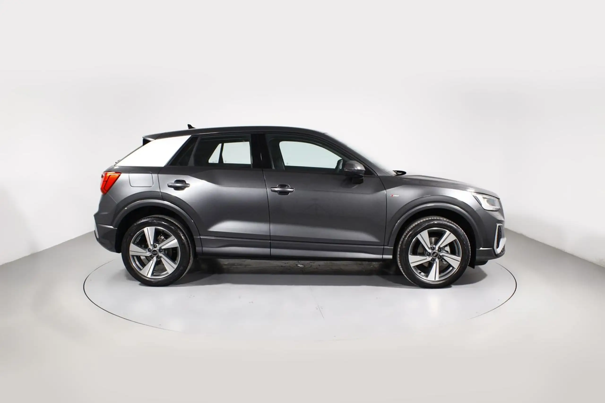 Audi - Q2