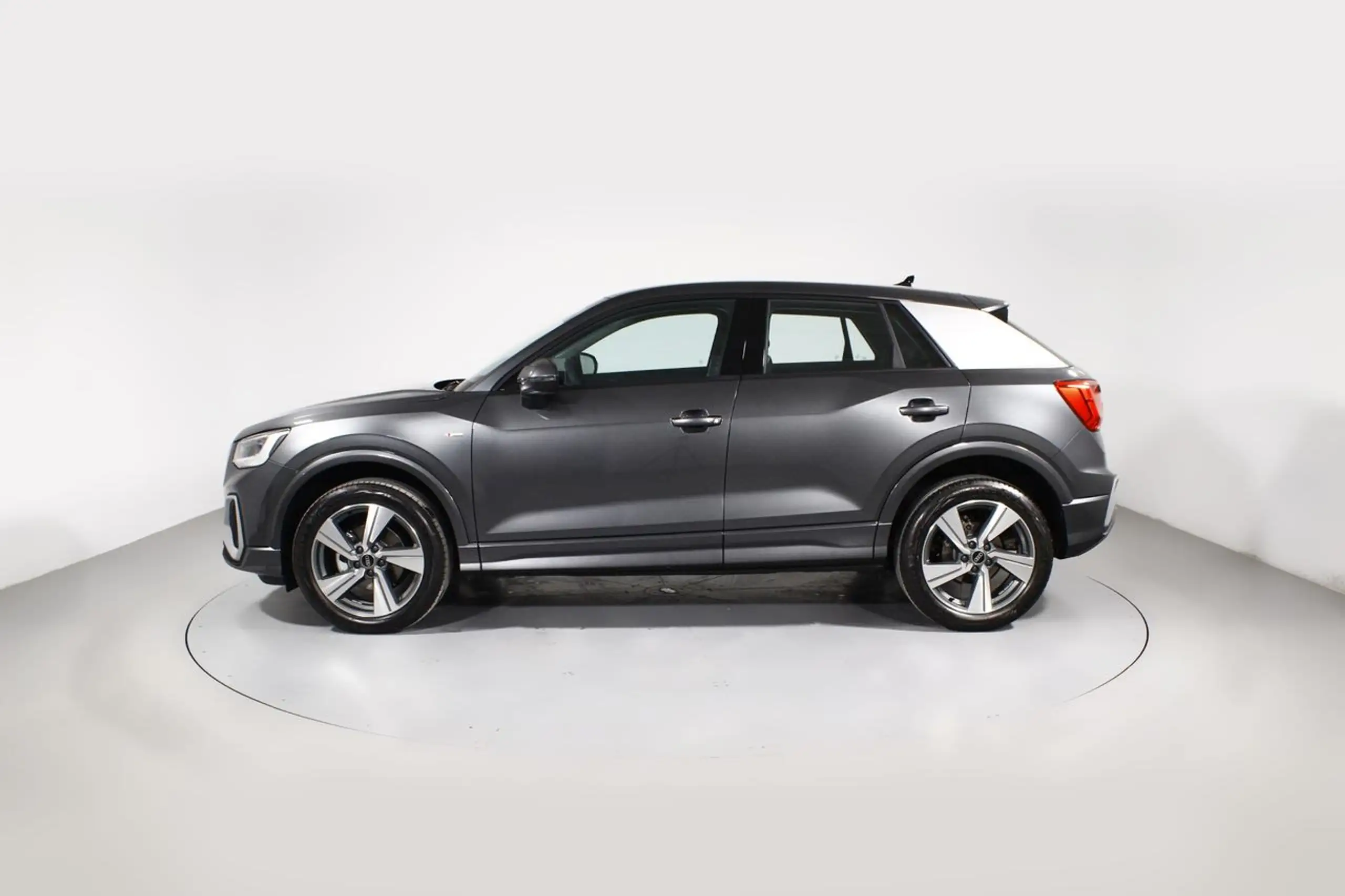 Audi - Q2