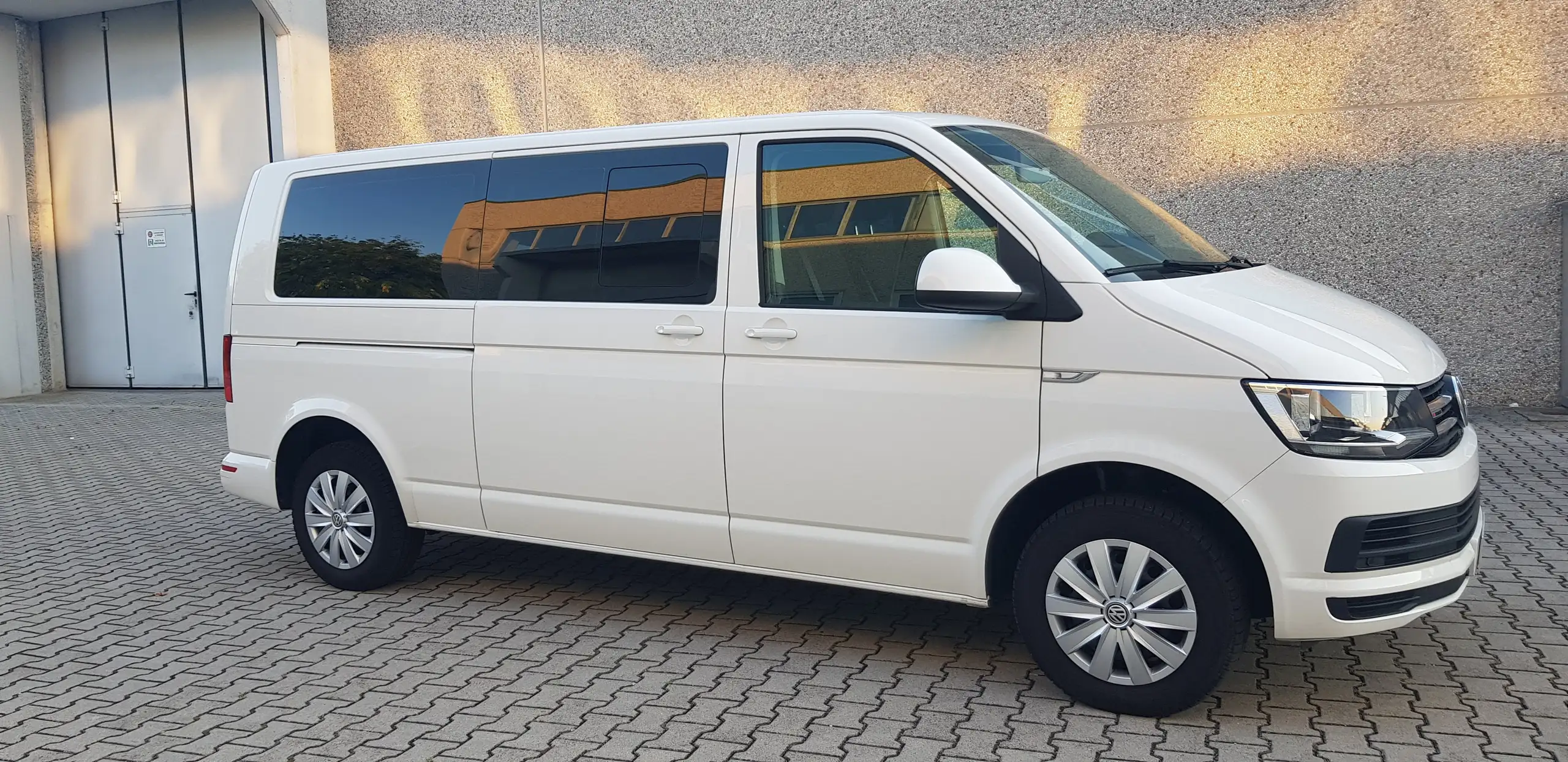 Volkswagen - T6 Caravelle