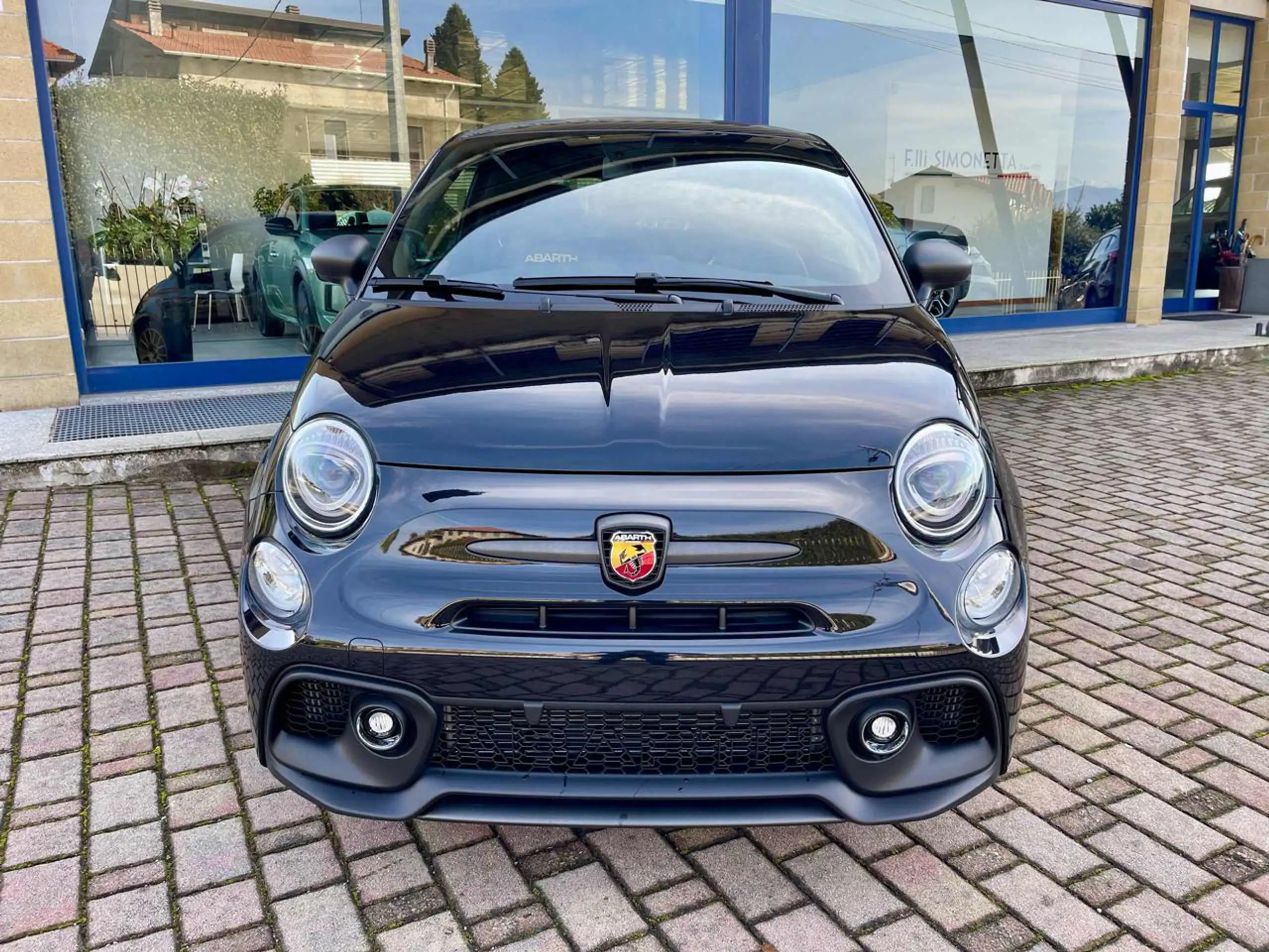 Abarth - 695