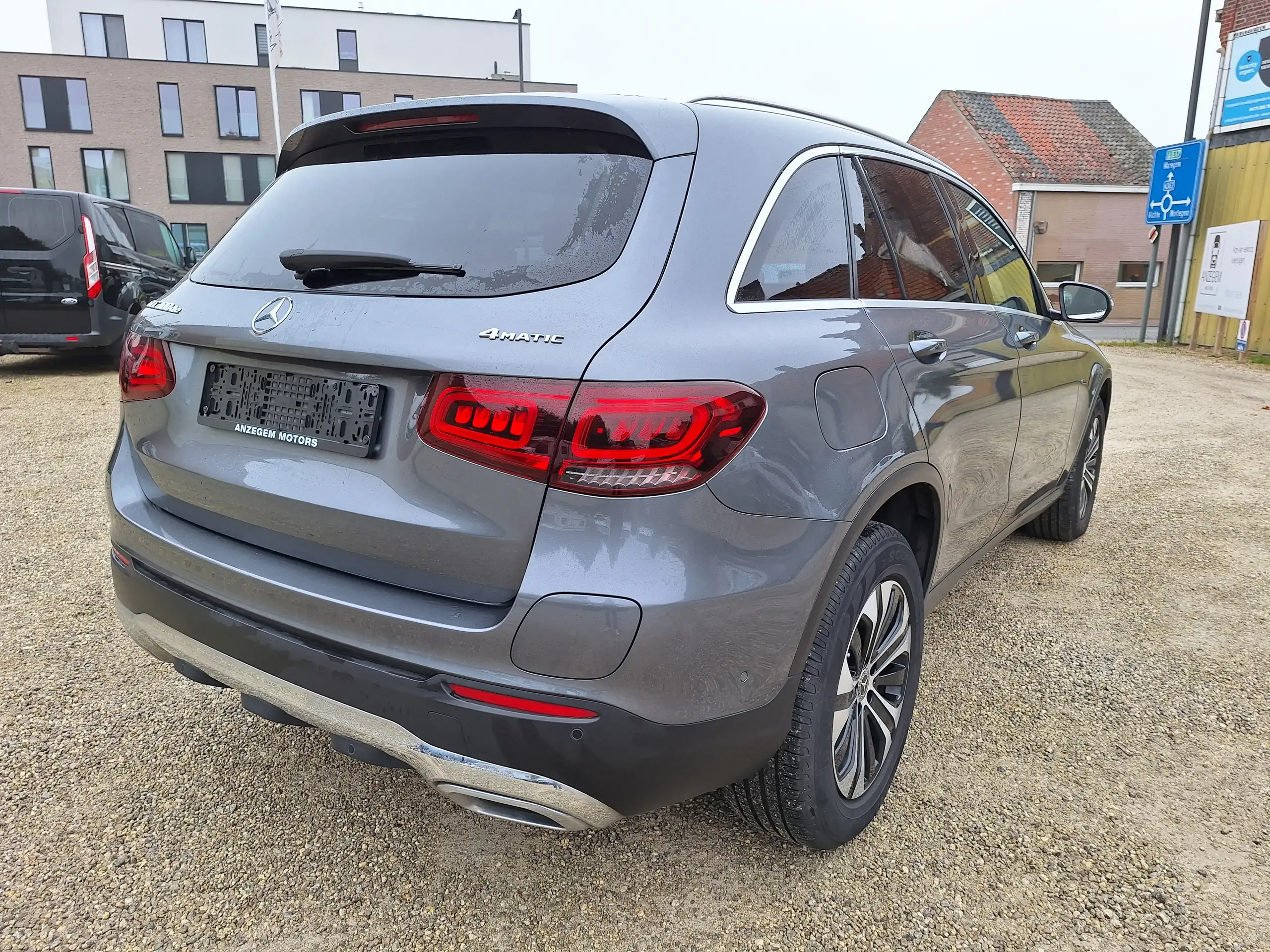 Mercedes-Benz - GLC 300