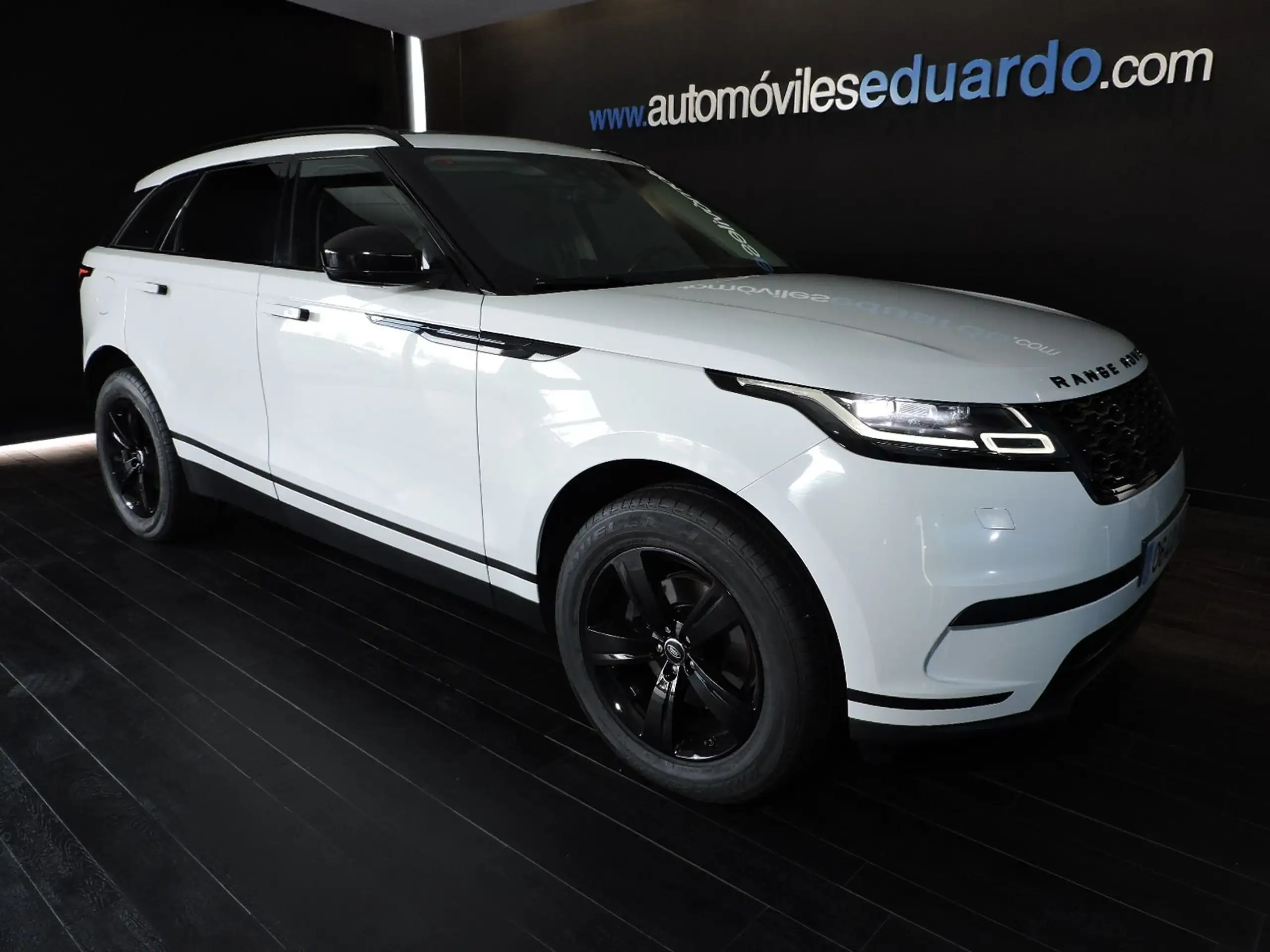 Land Rover - Range Rover Velar