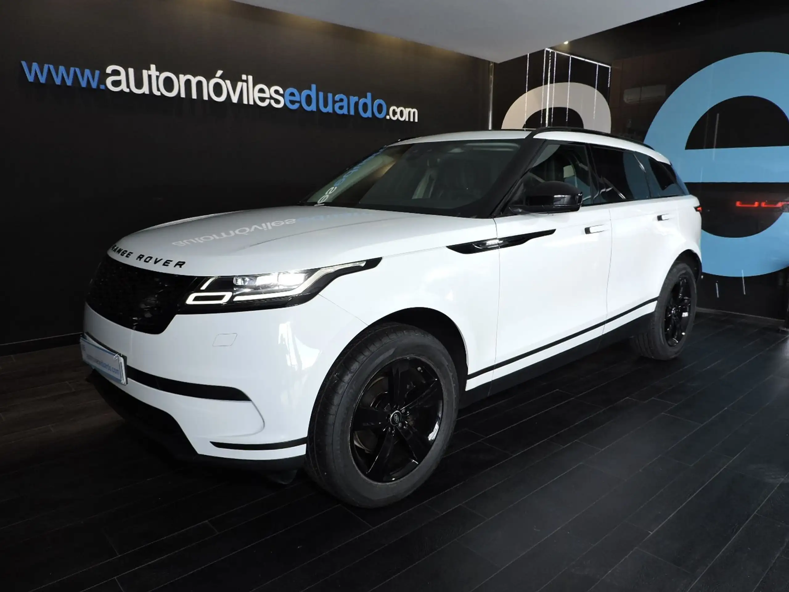 Land Rover - Range Rover Velar