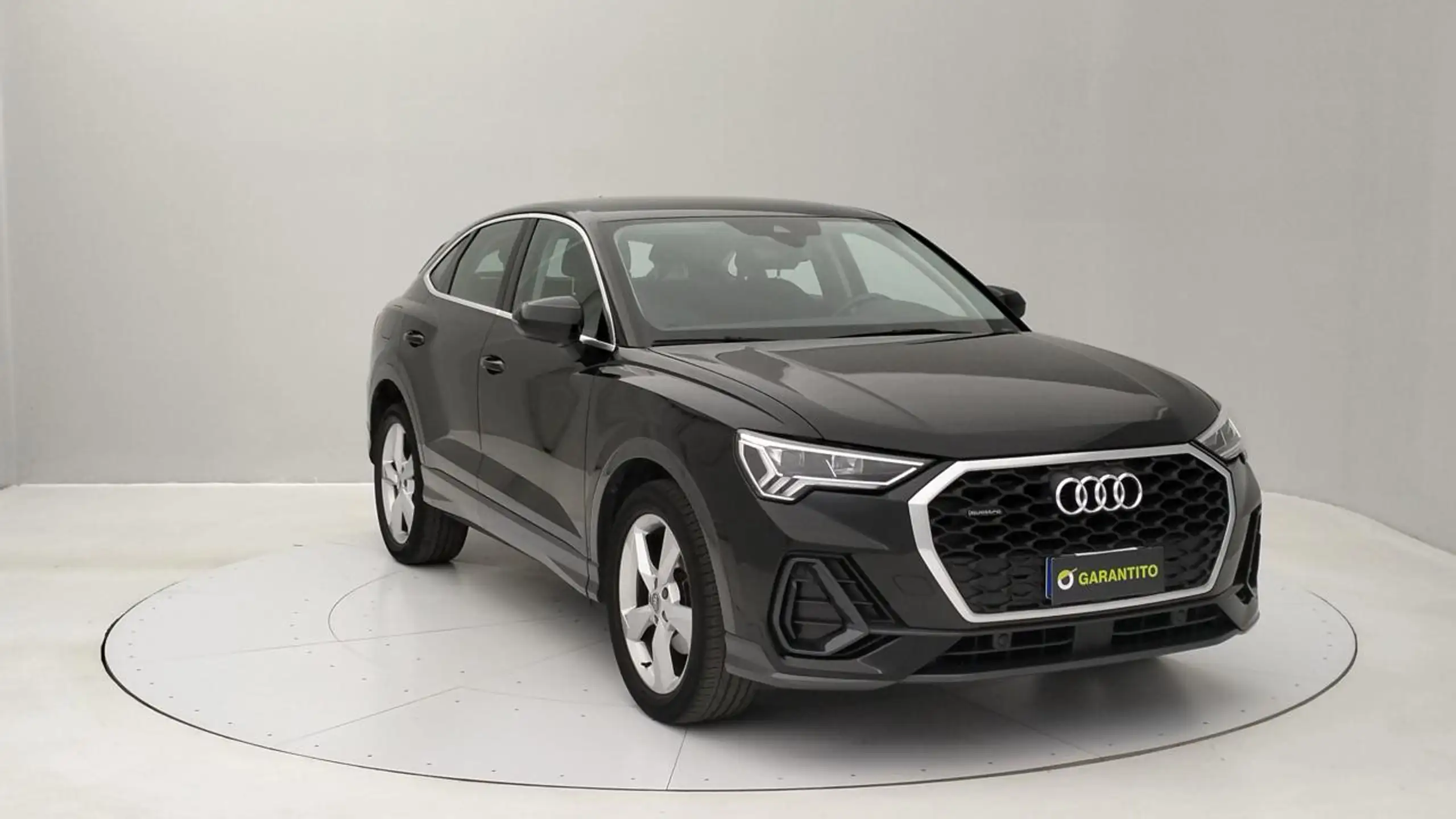 Audi - Q3