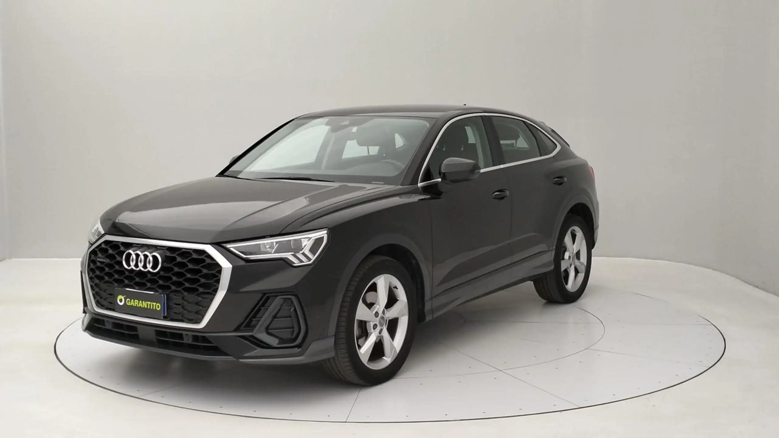 Audi - Q3