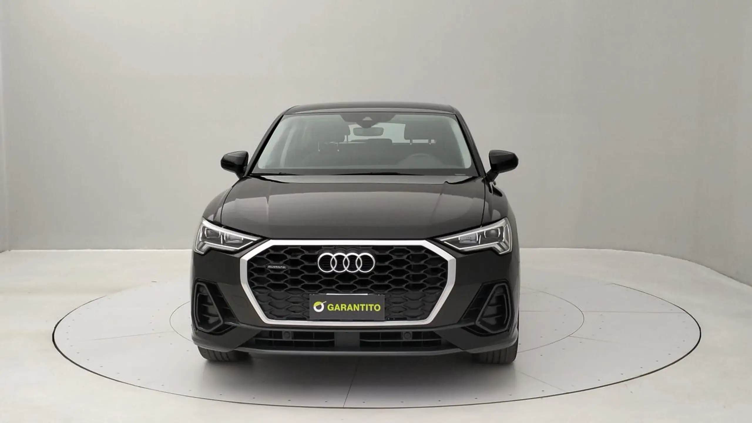 Audi - Q3