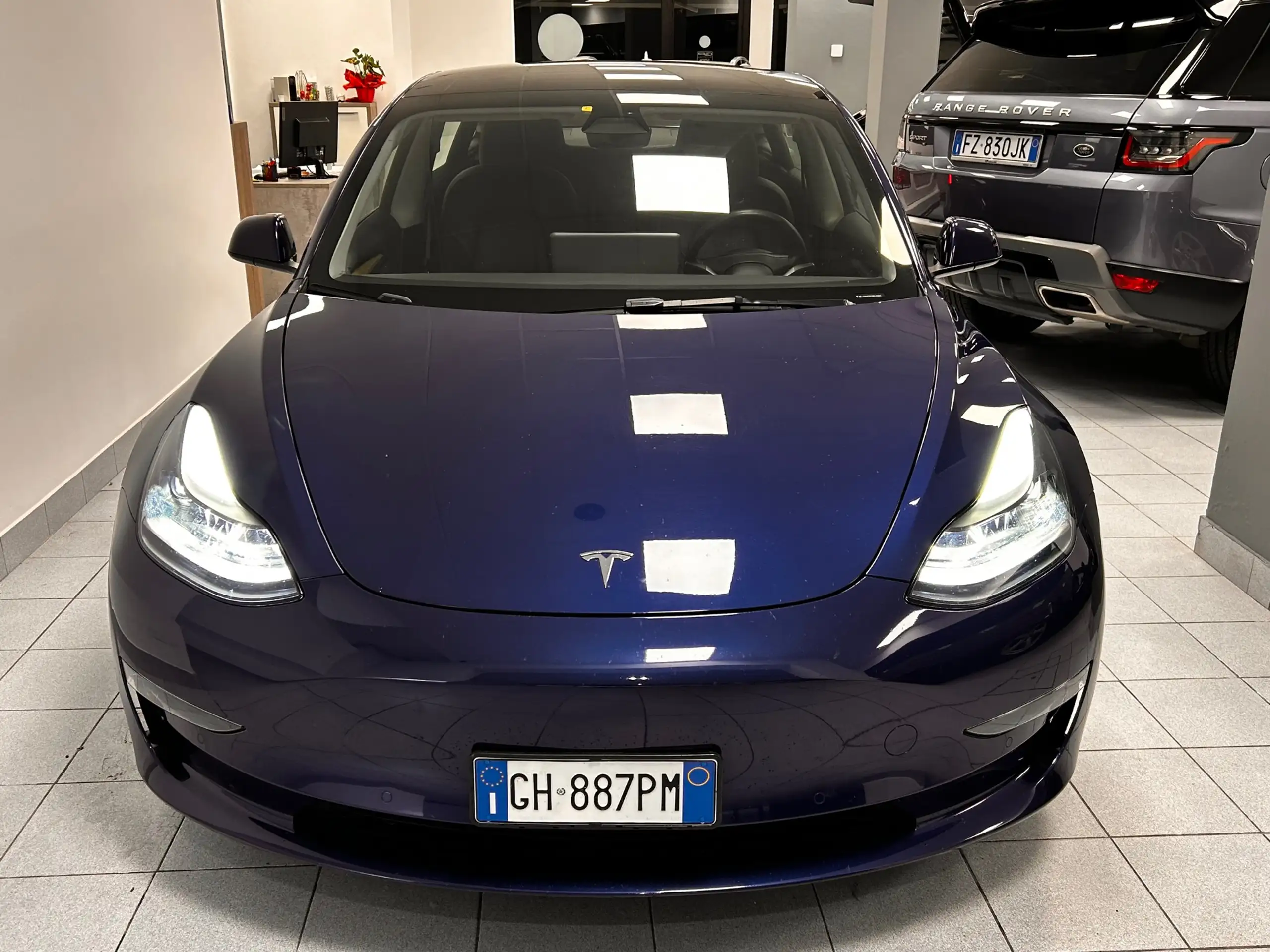 Tesla - Model 3