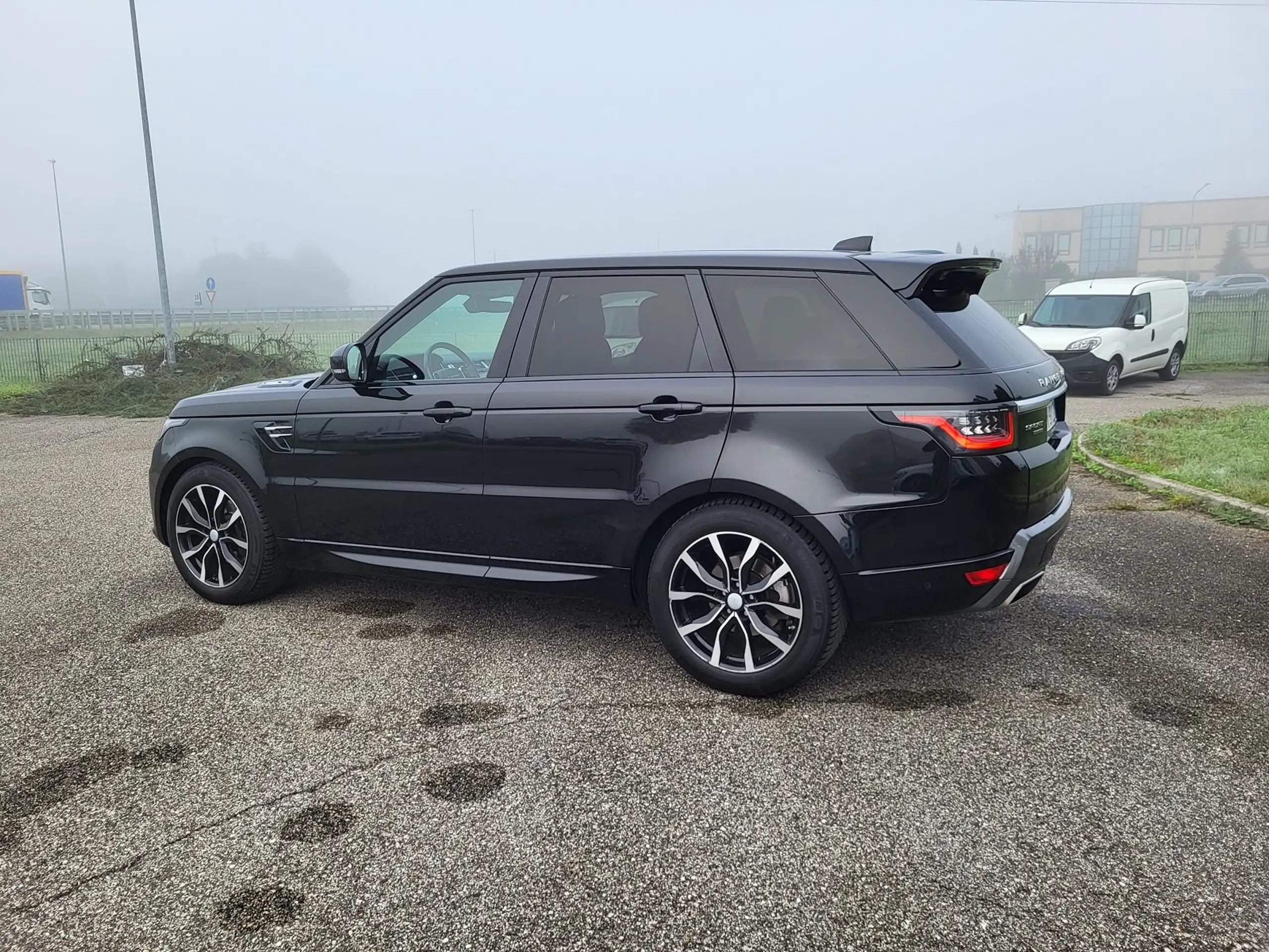 Land Rover - Range Rover Sport