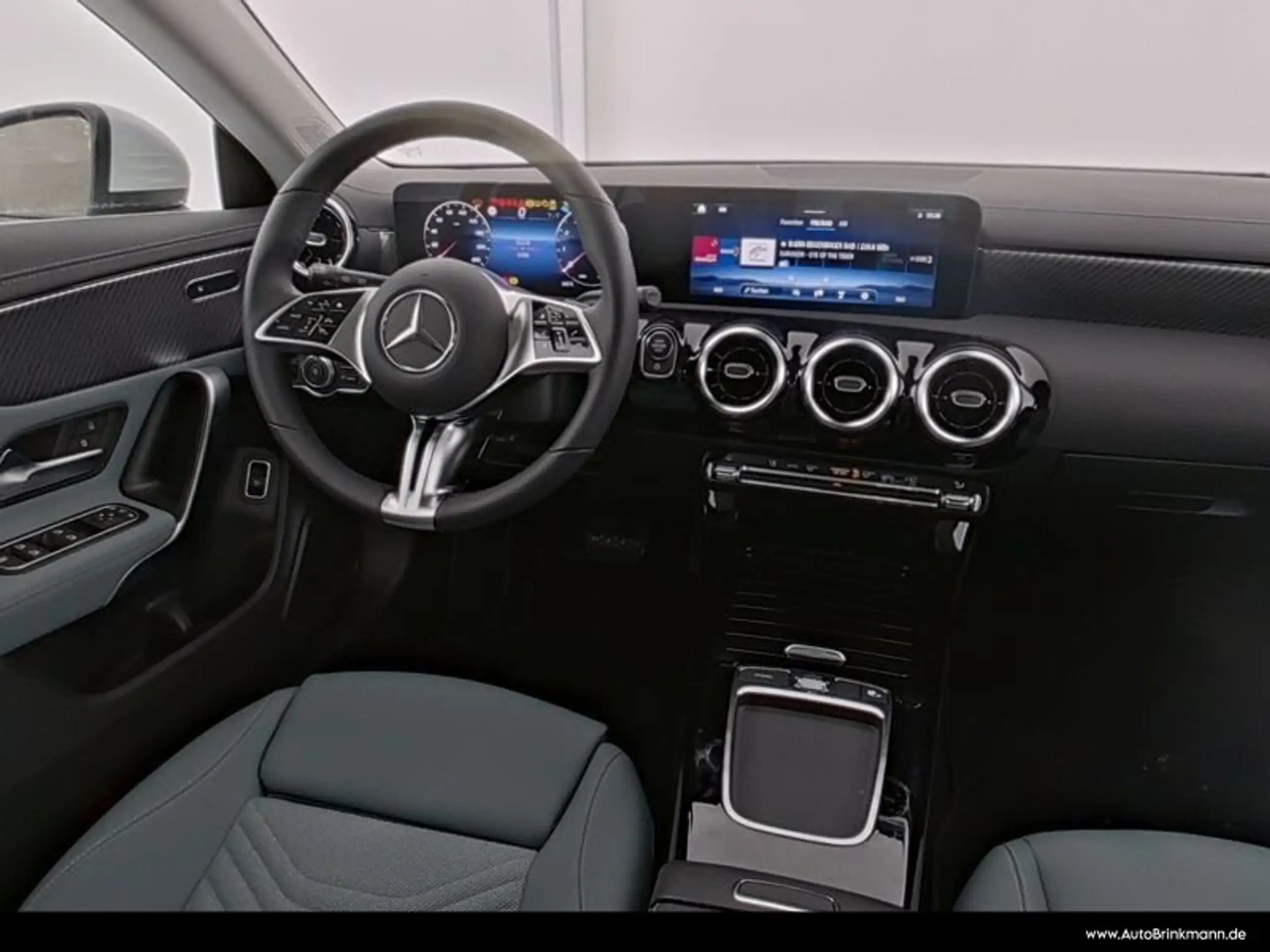 Mercedes-Benz - CLA 180