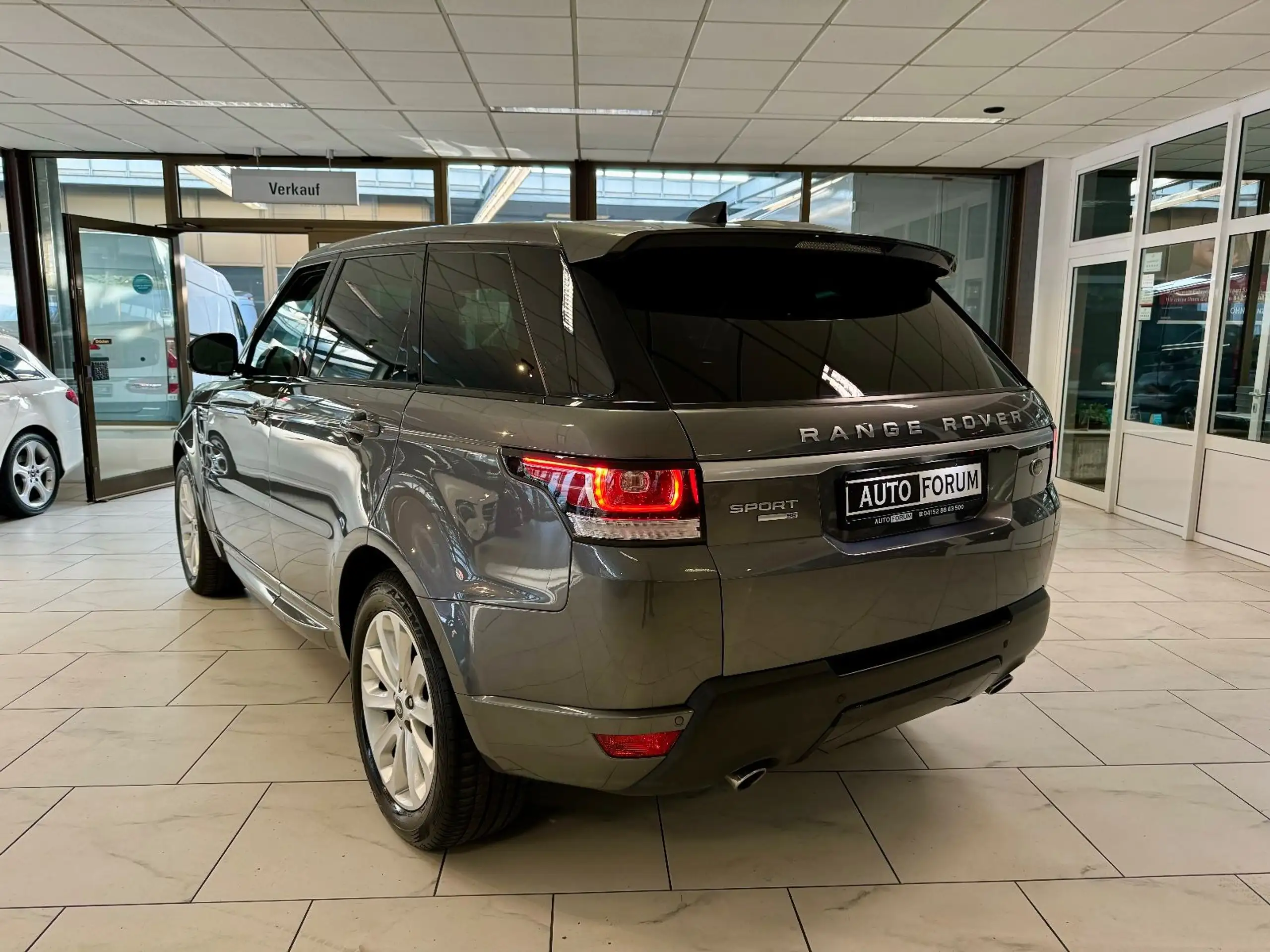 Land Rover - Range Rover Sport