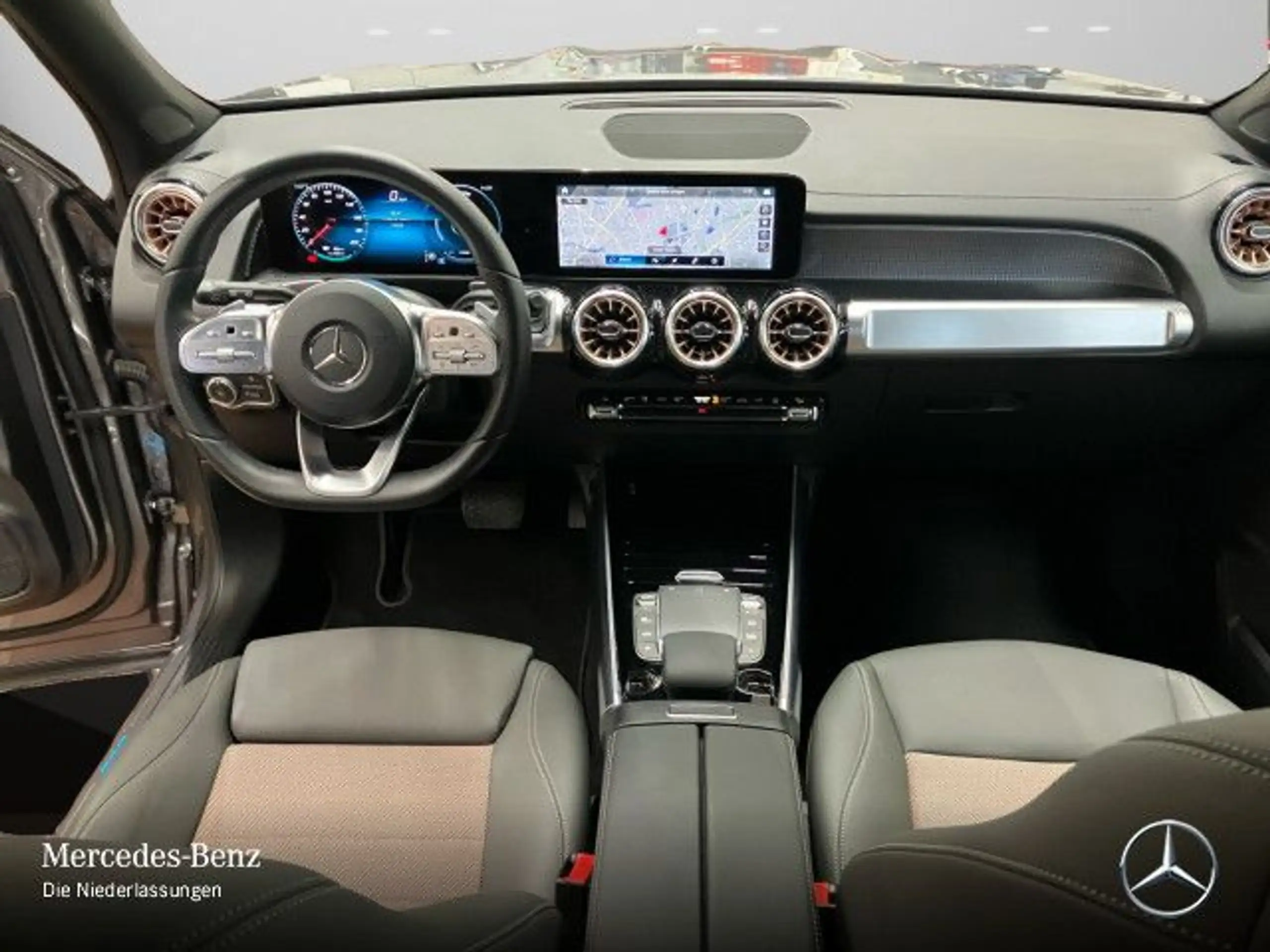 Mercedes-Benz - EQB 250