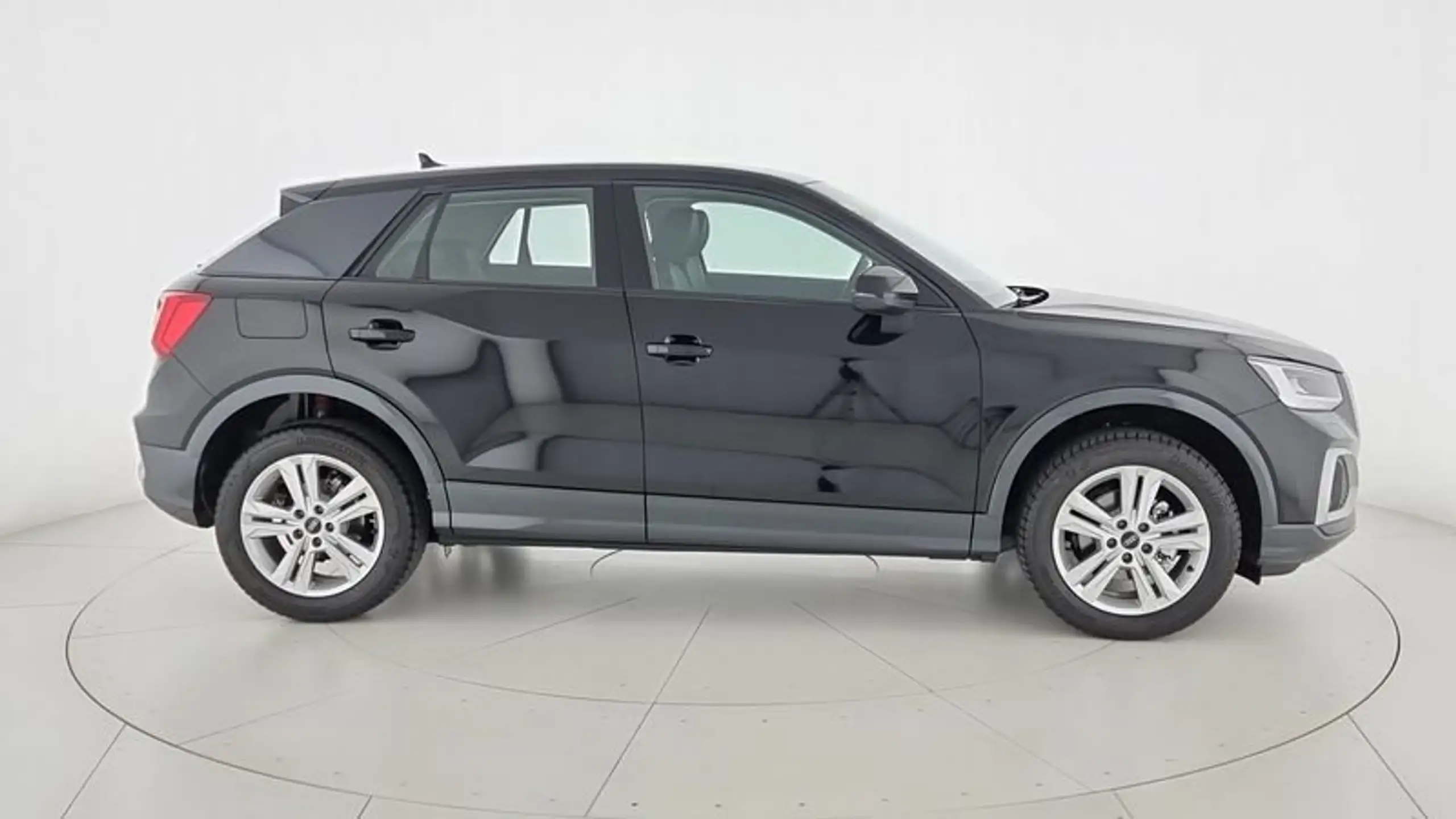 Audi - Q2