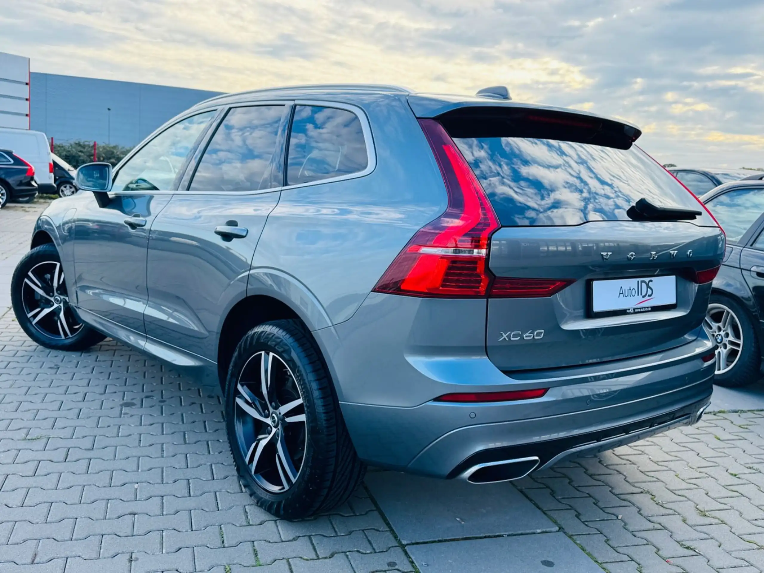 Volvo - XC60