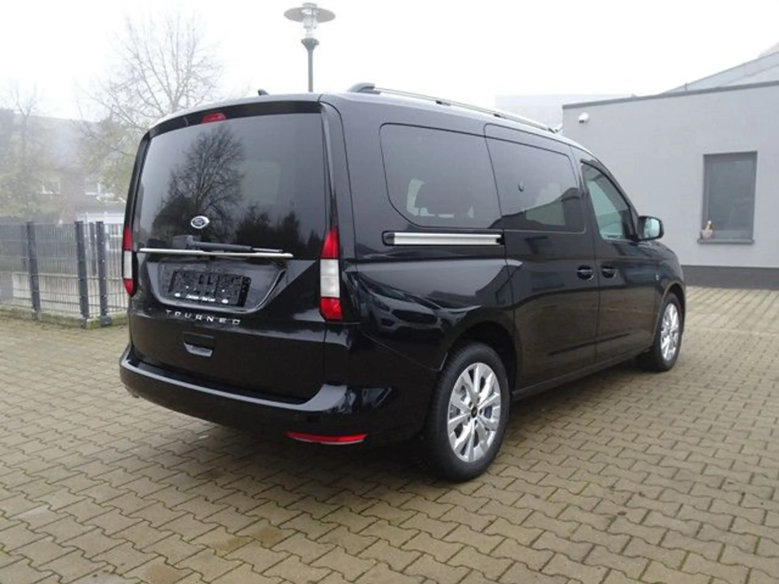 Ford - Grand Tourneo