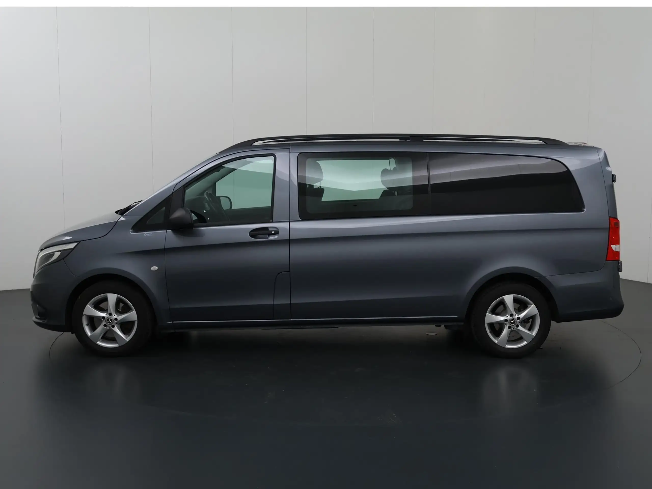 Mercedes-Benz - Vito