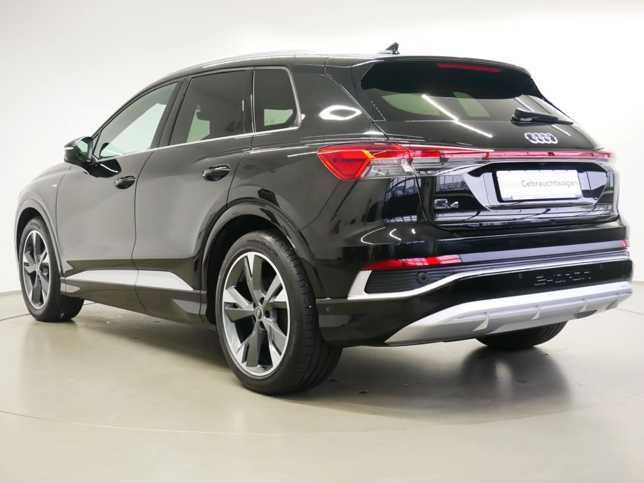 Audi - Q4 e-tron