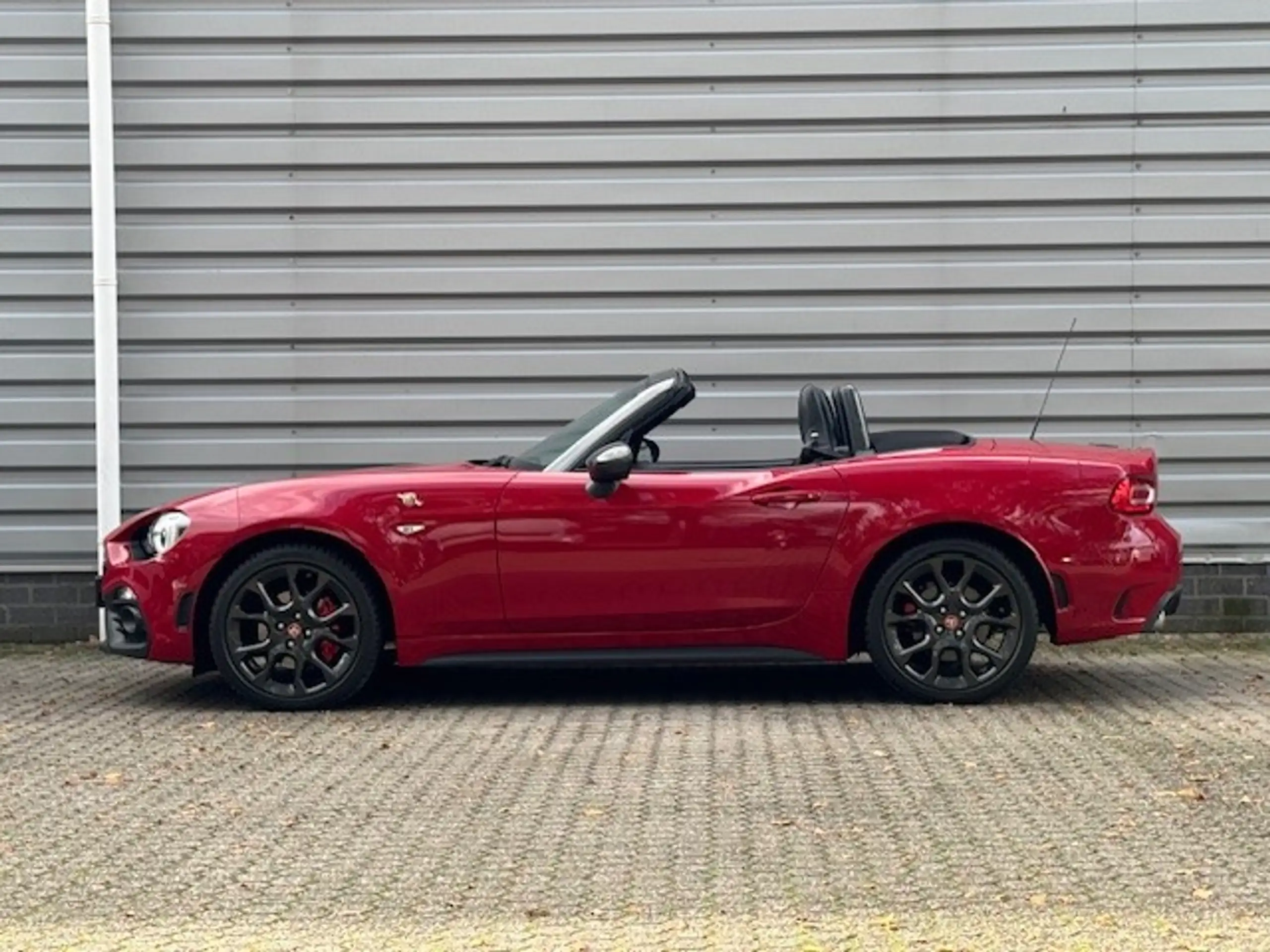 Abarth - 124 Spider