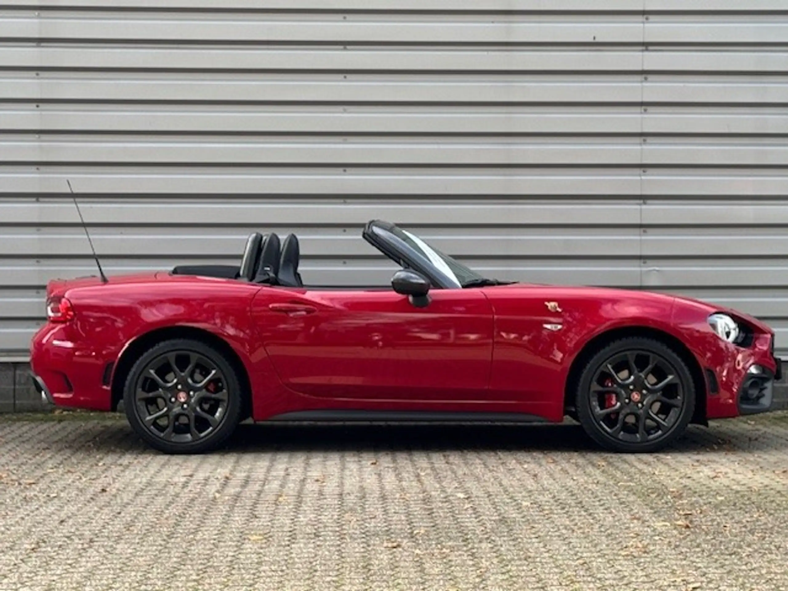 Abarth - 124 Spider