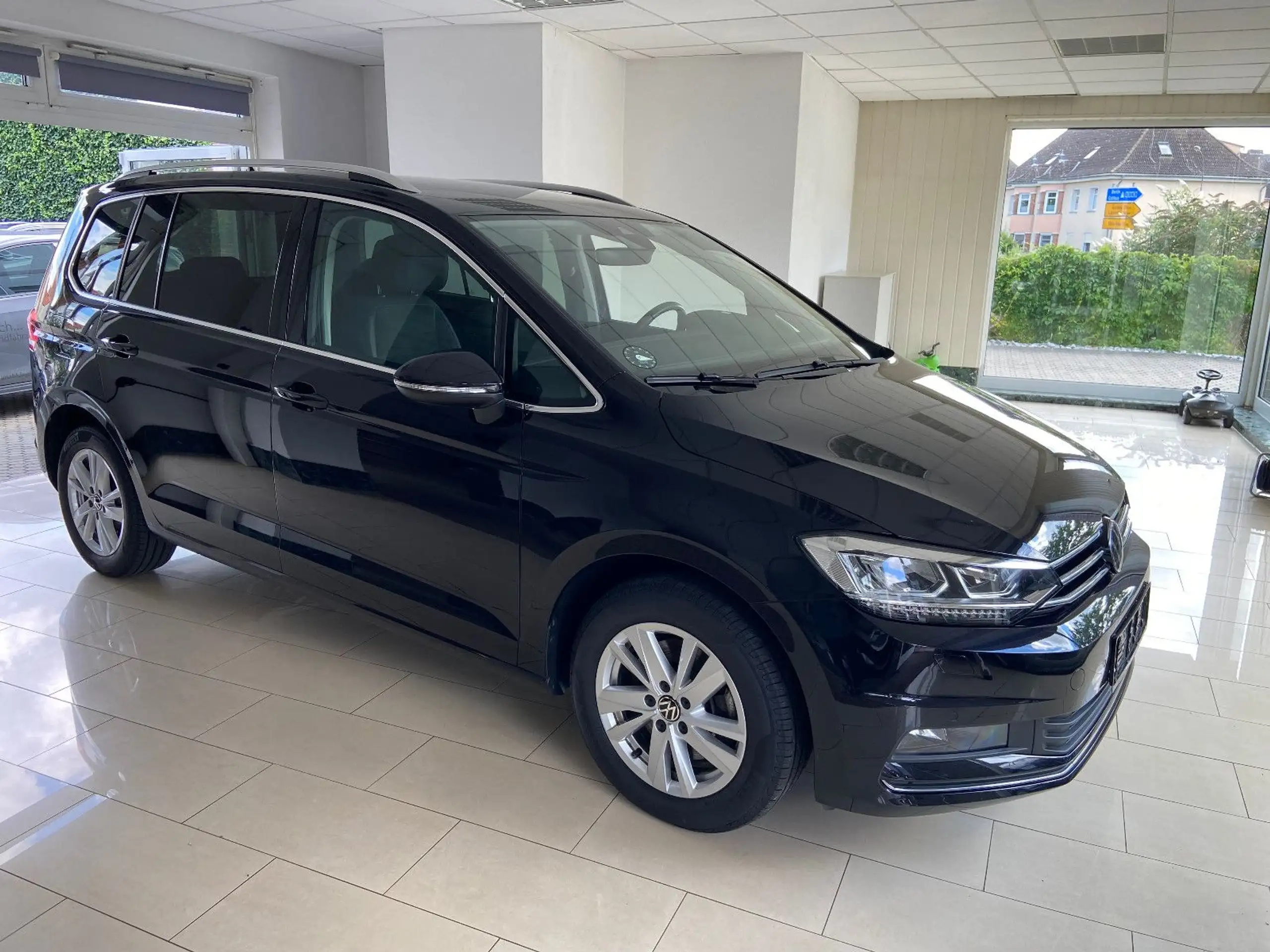 Volkswagen - Touran