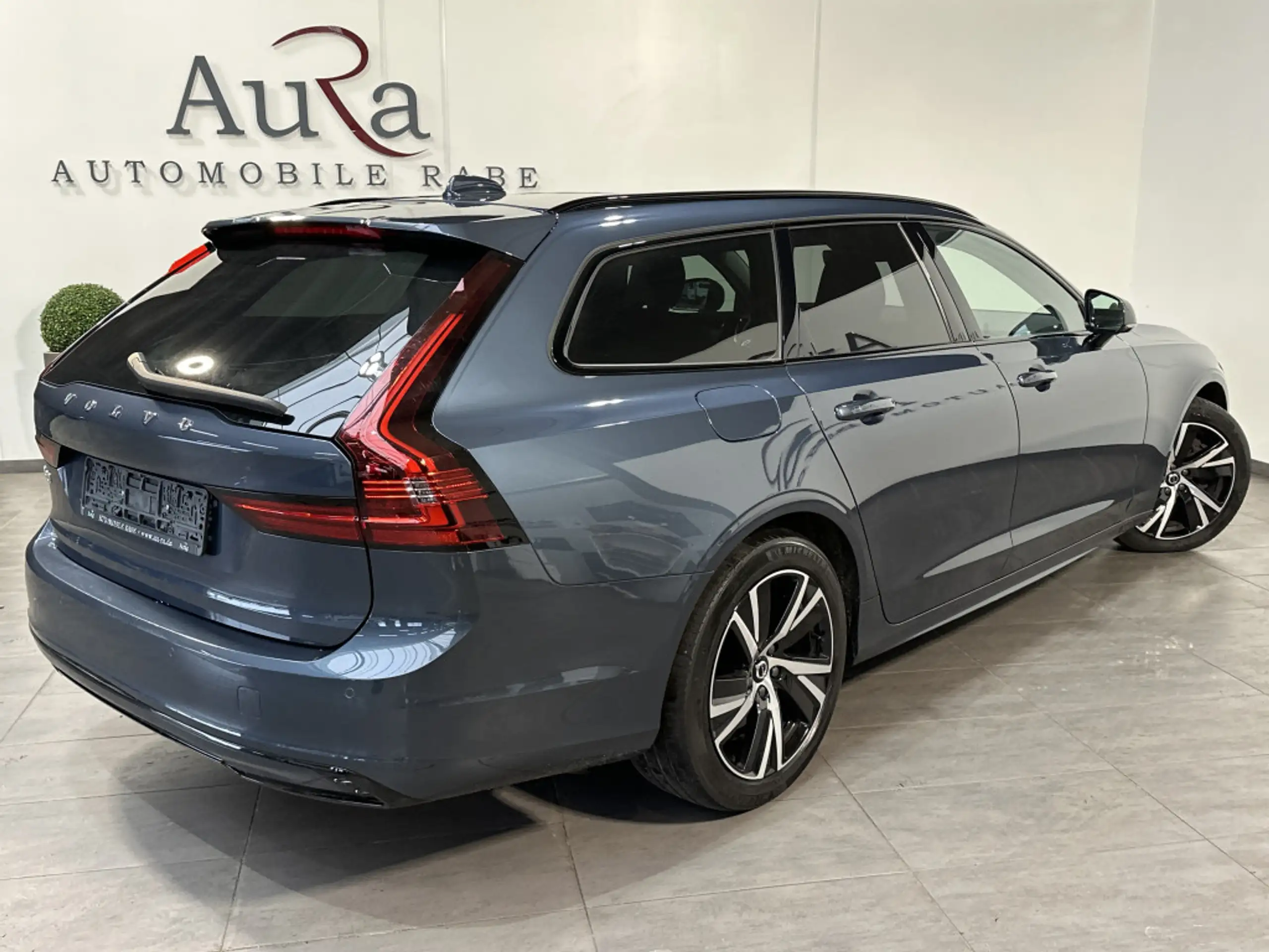 Volvo - V90