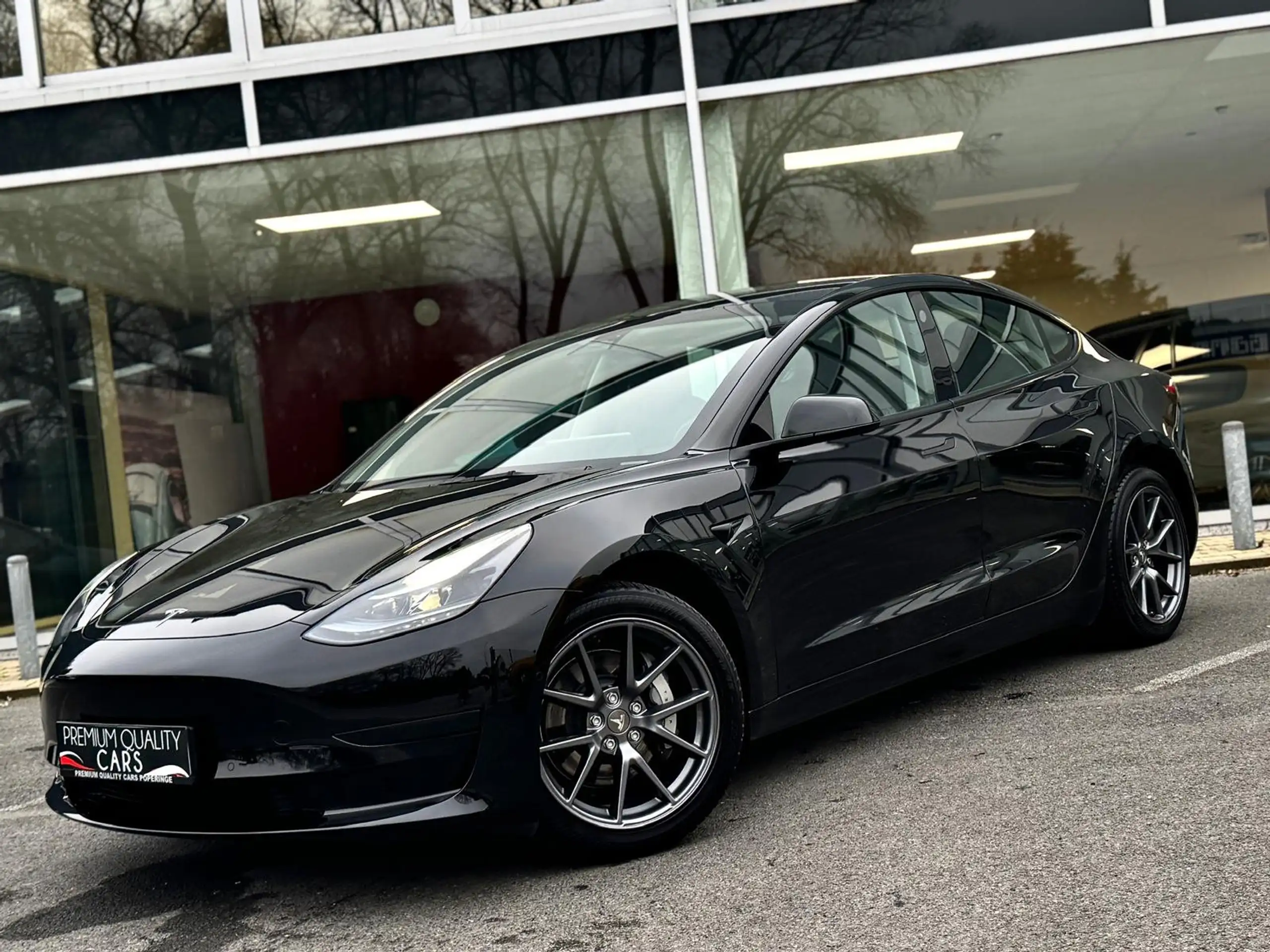 Tesla - Model 3