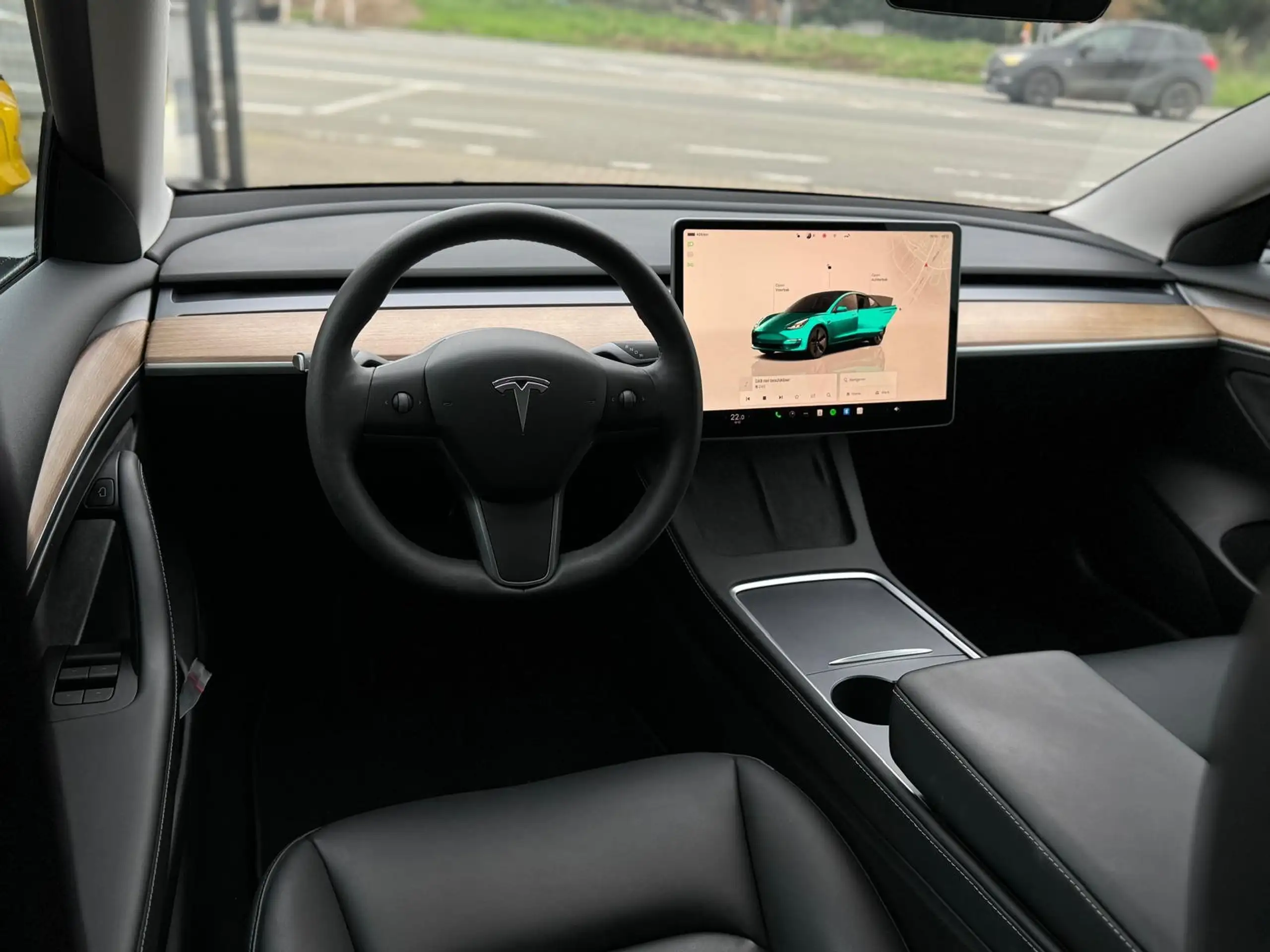 Tesla - Model 3