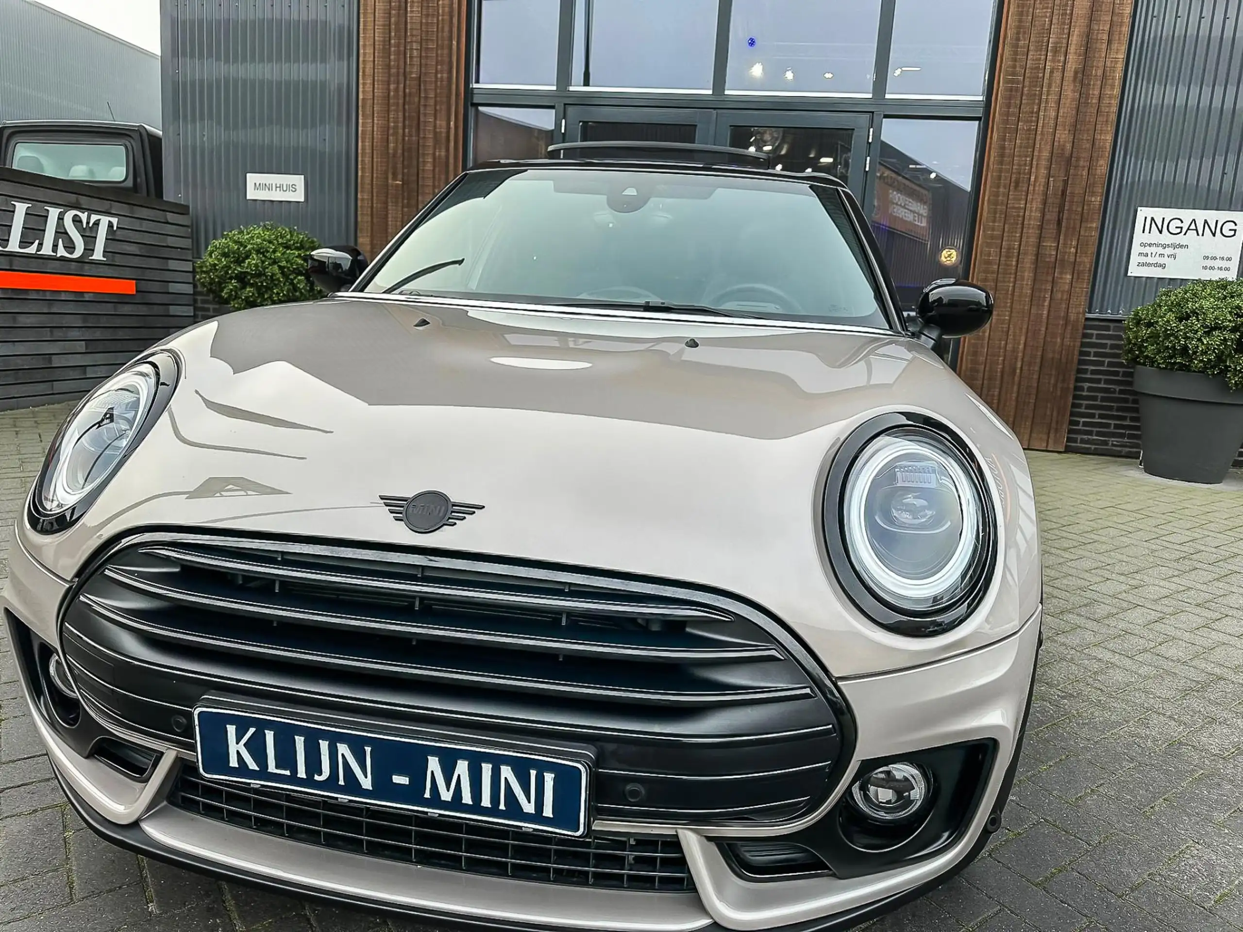 MINI - Cooper Clubman