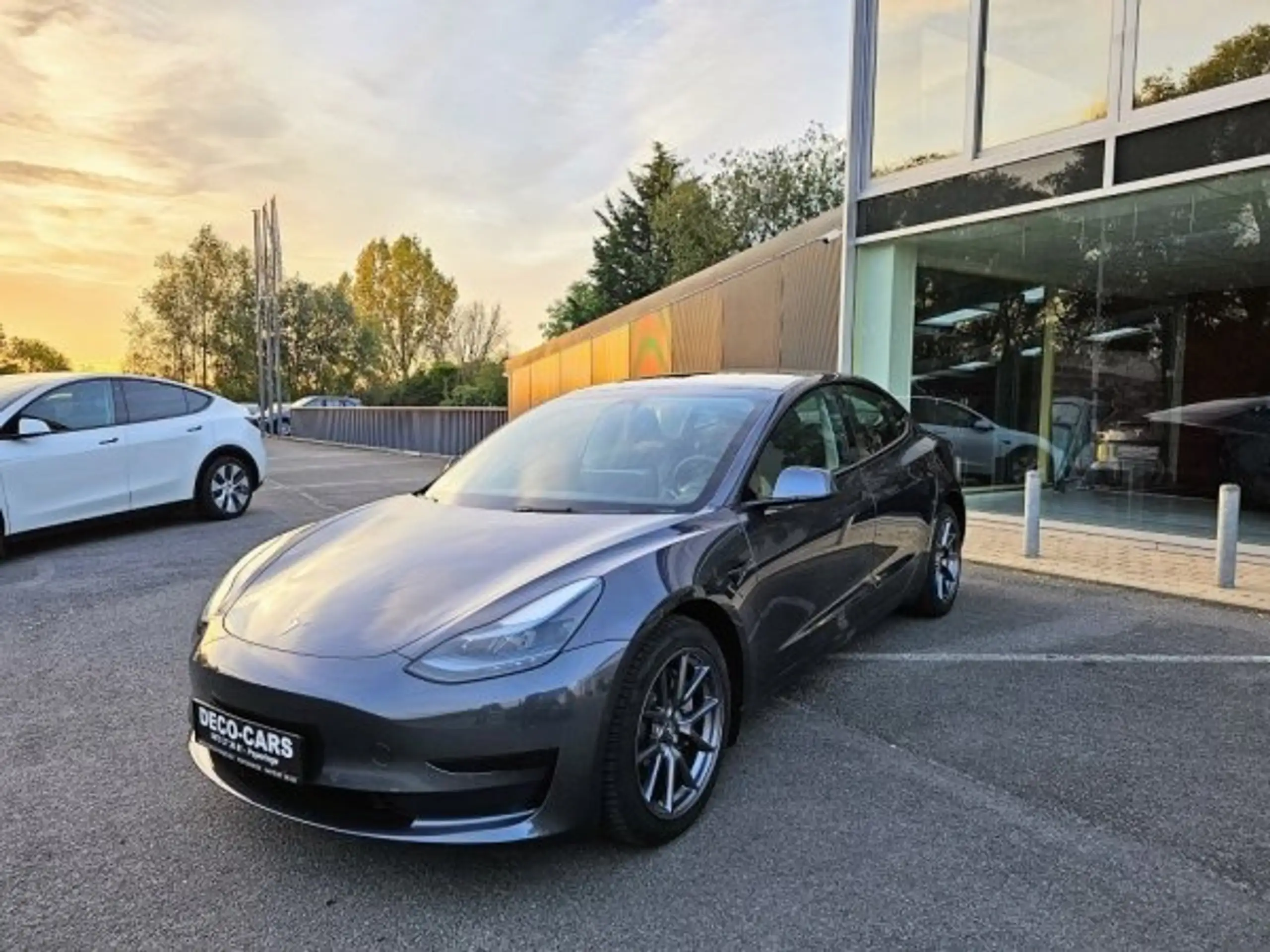 Tesla - Model 3