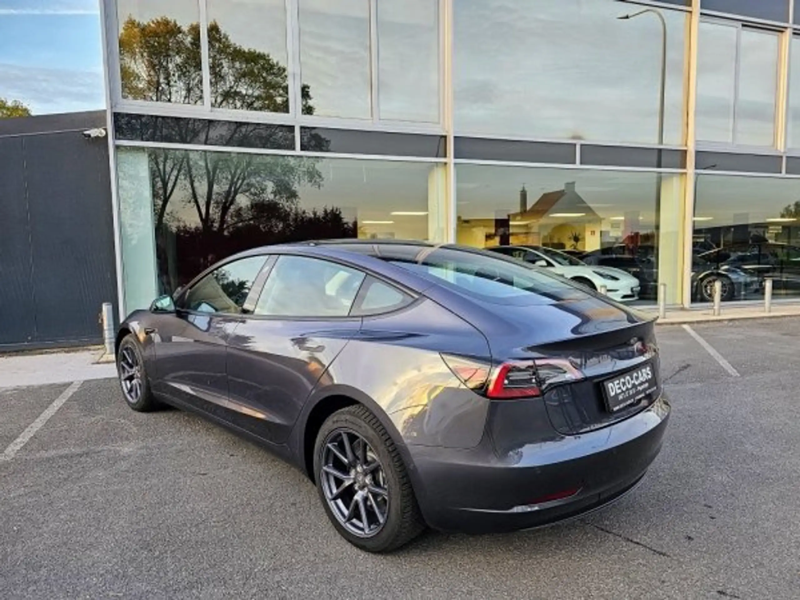 Tesla - Model 3