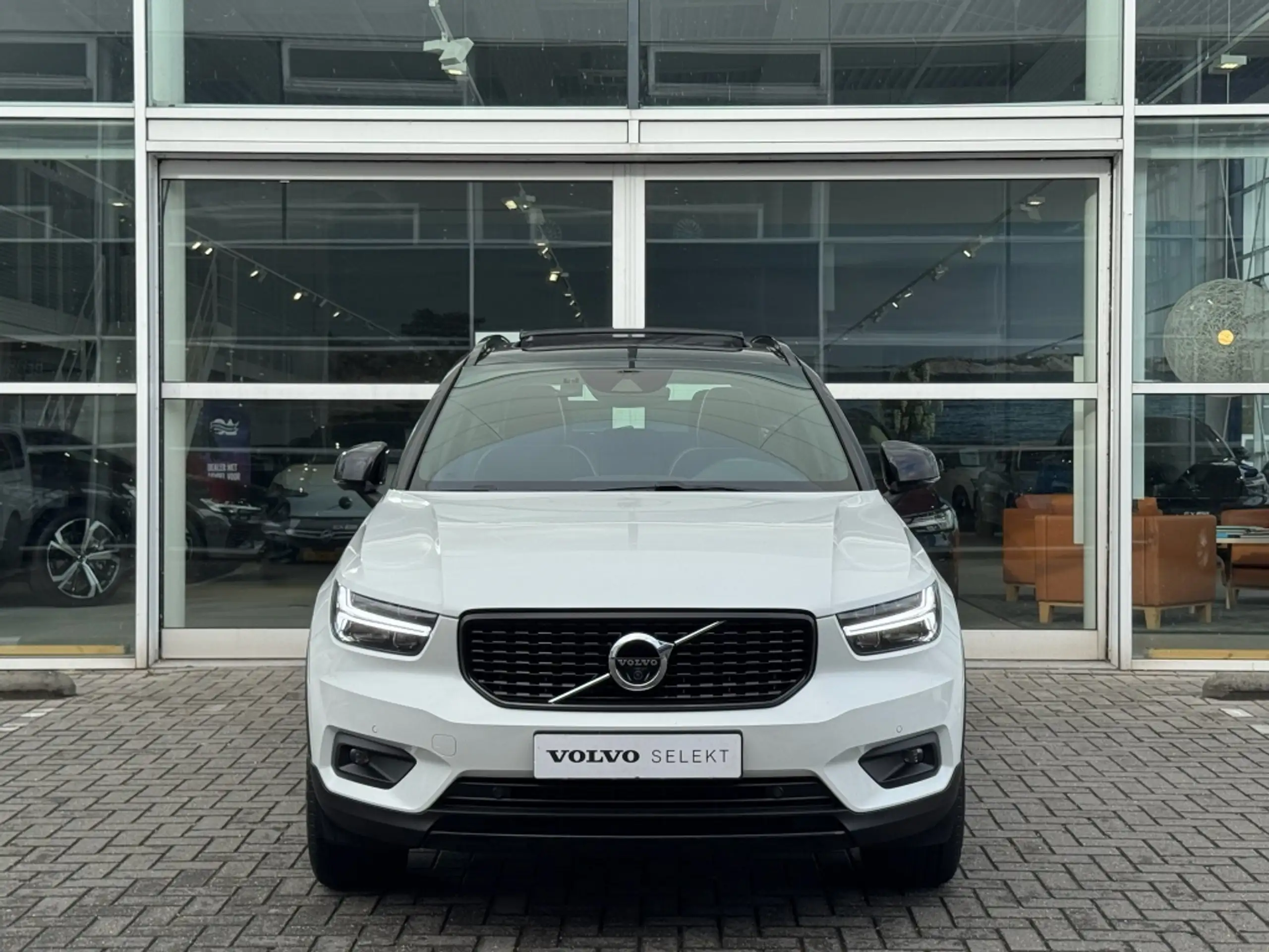 Volvo - XC40