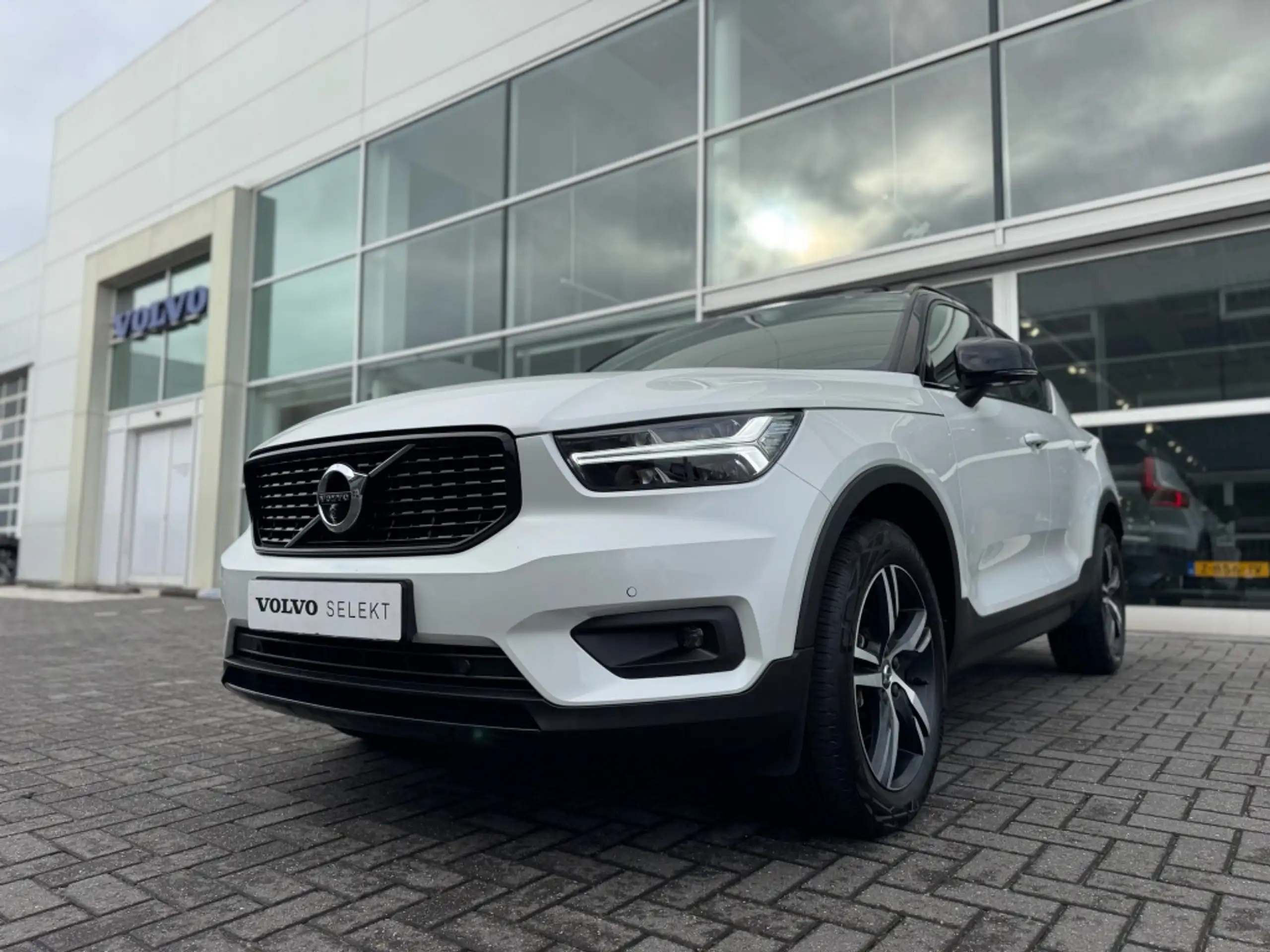 Volvo - XC40