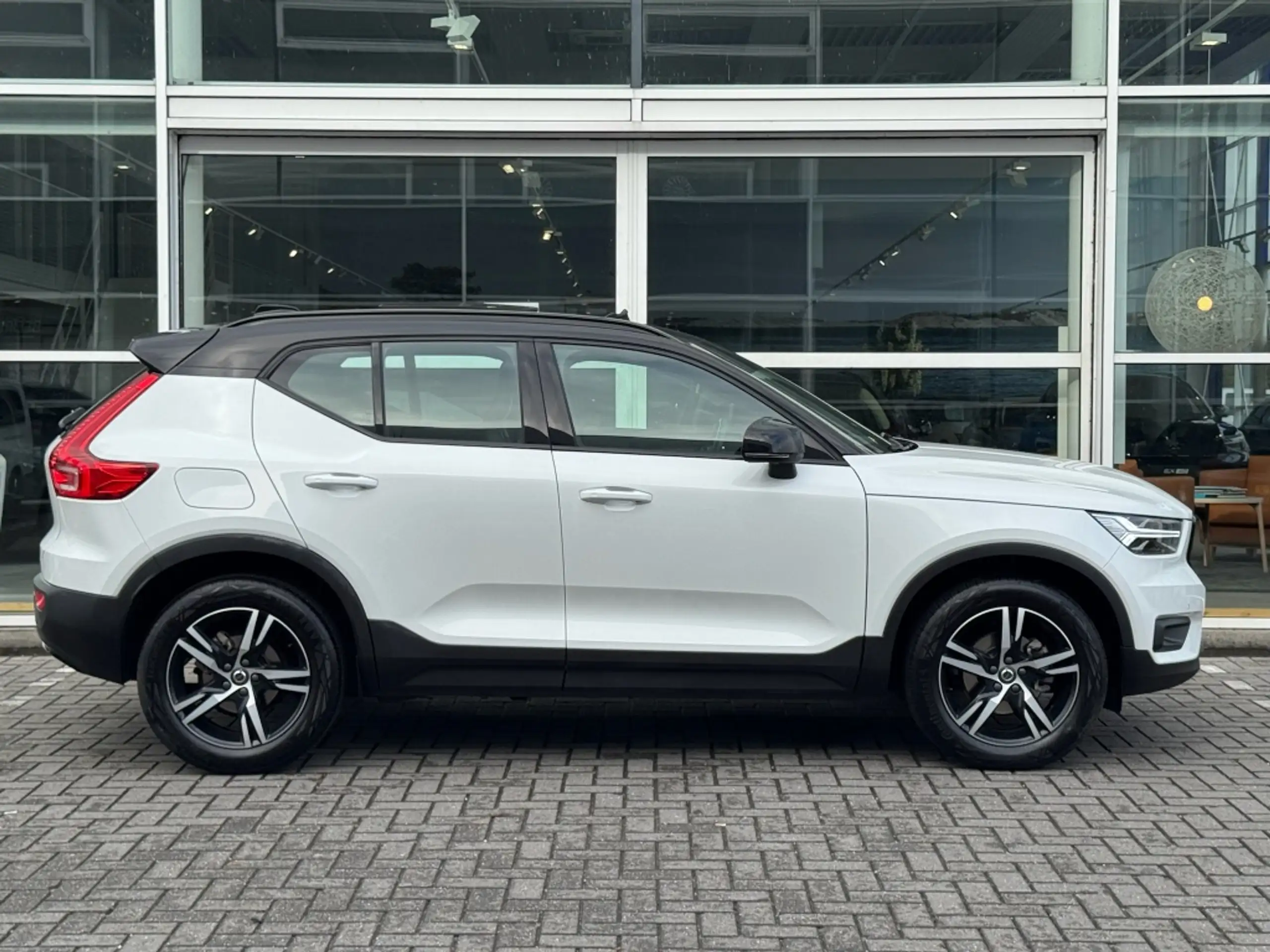 Volvo - XC40