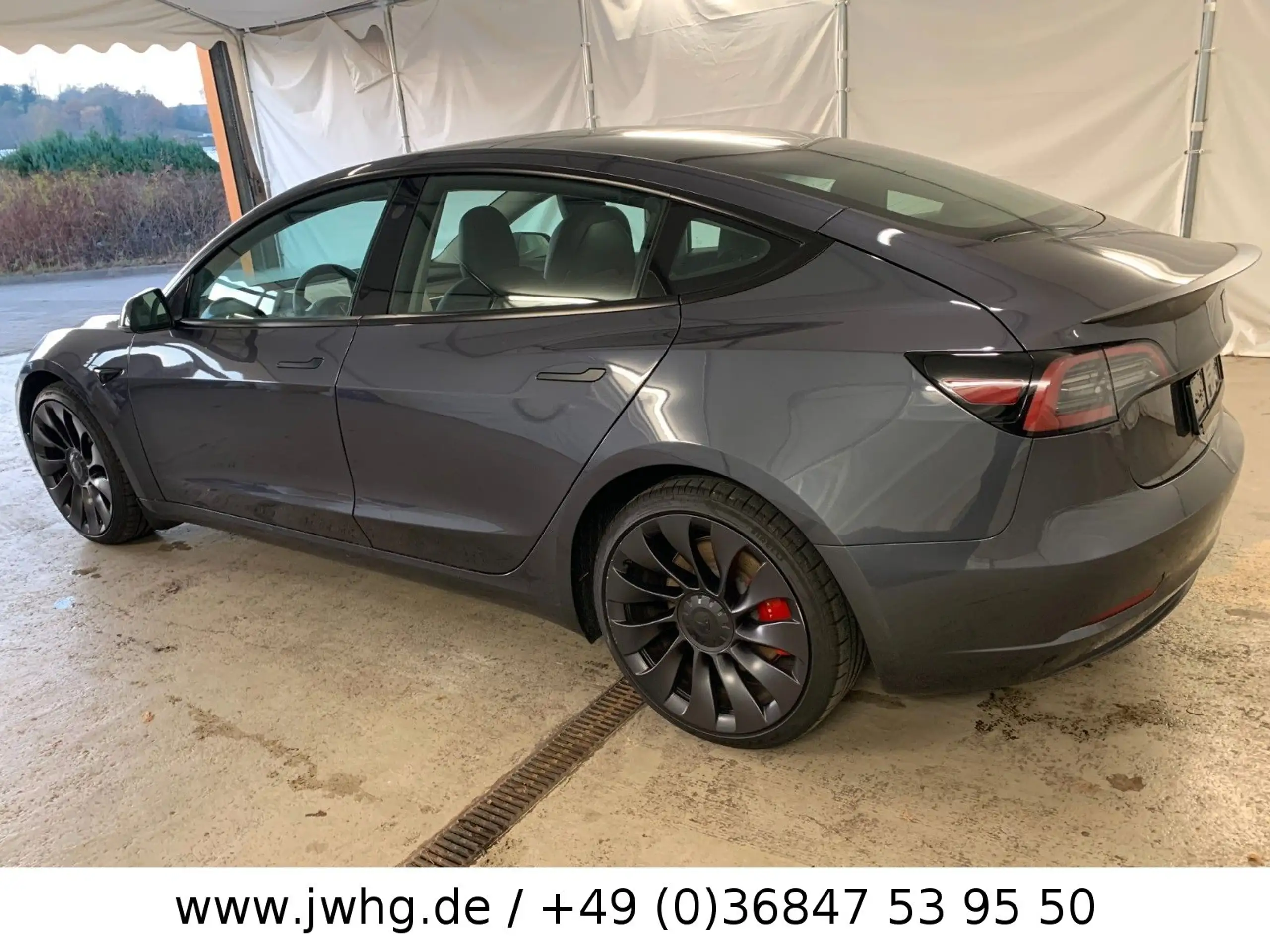 Tesla - Model 3