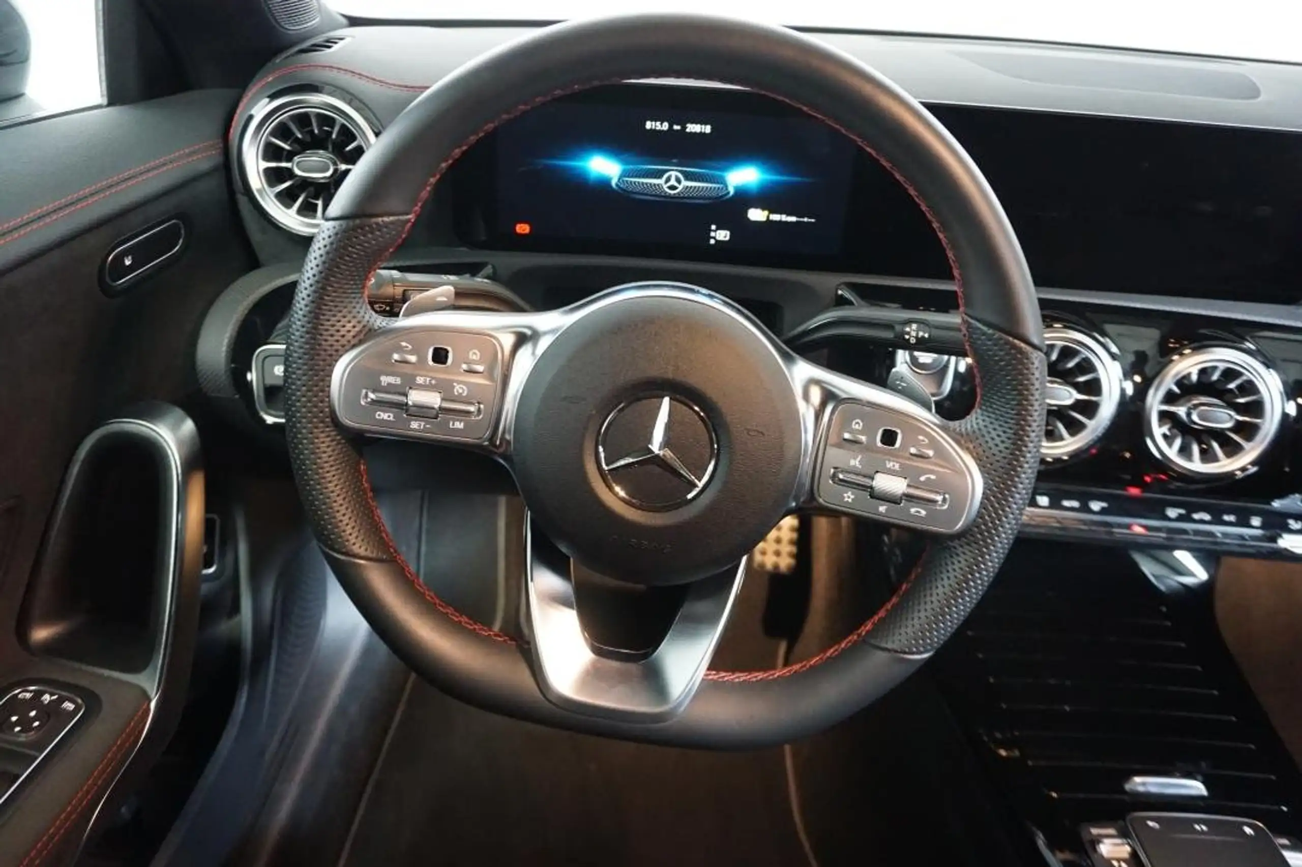 Mercedes-Benz - CLA 250