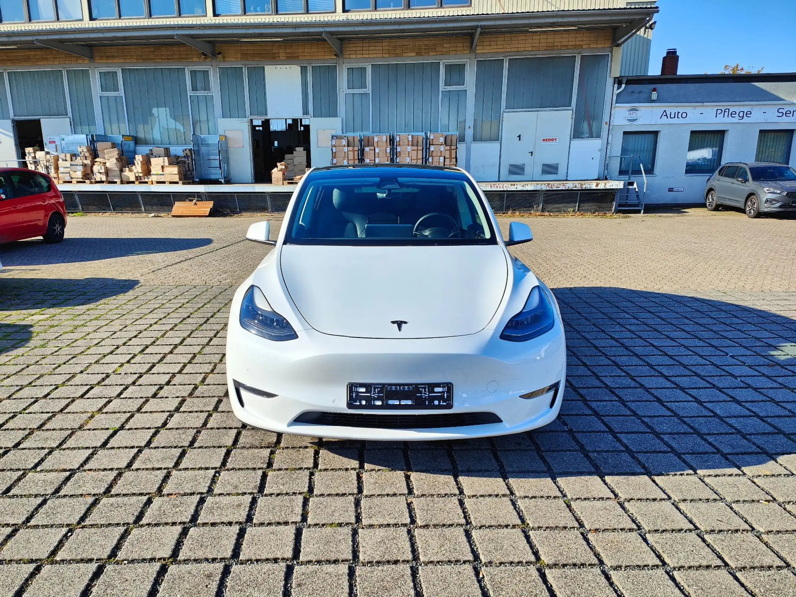 Tesla - Model Y