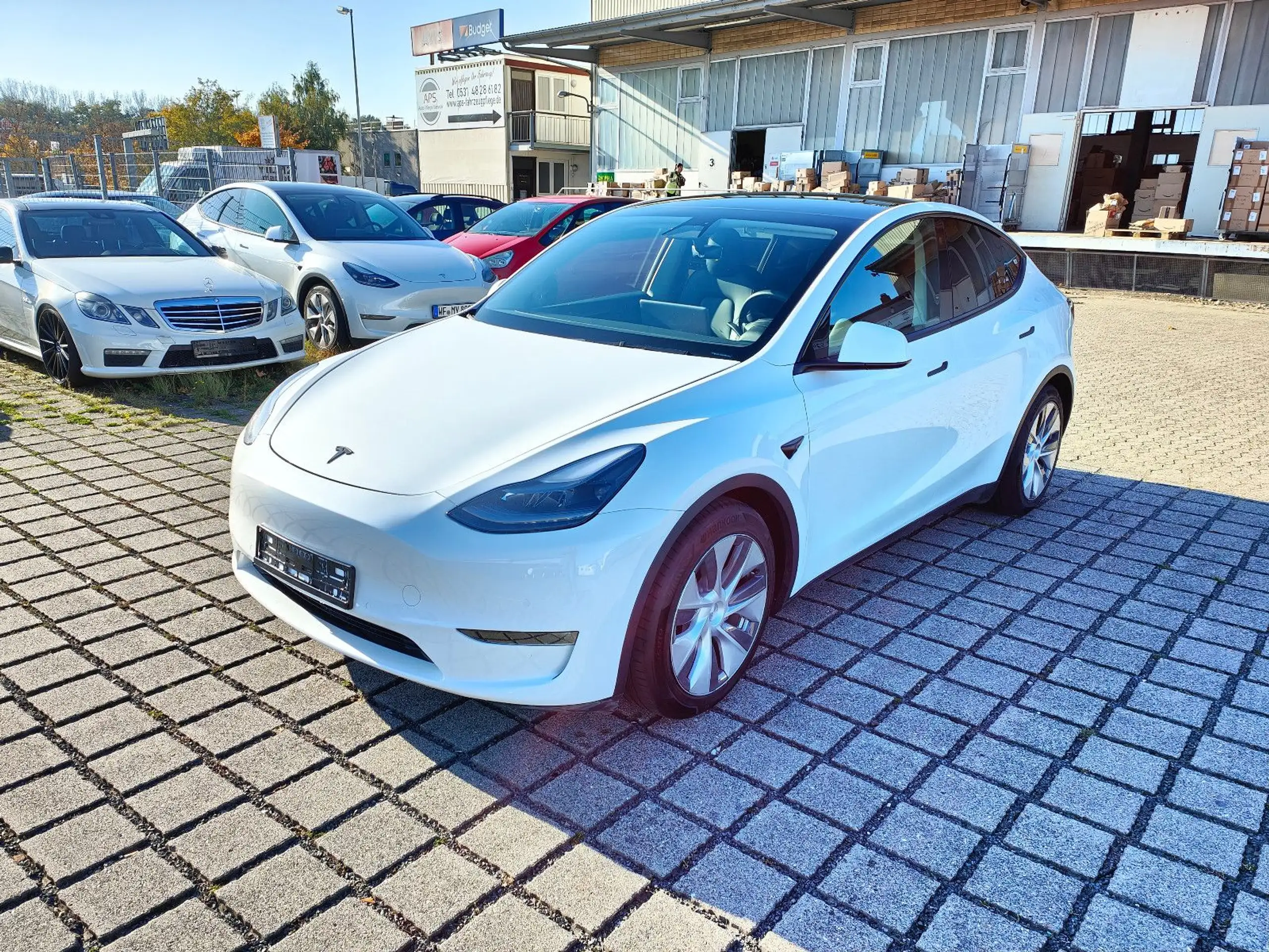 Tesla - Model Y