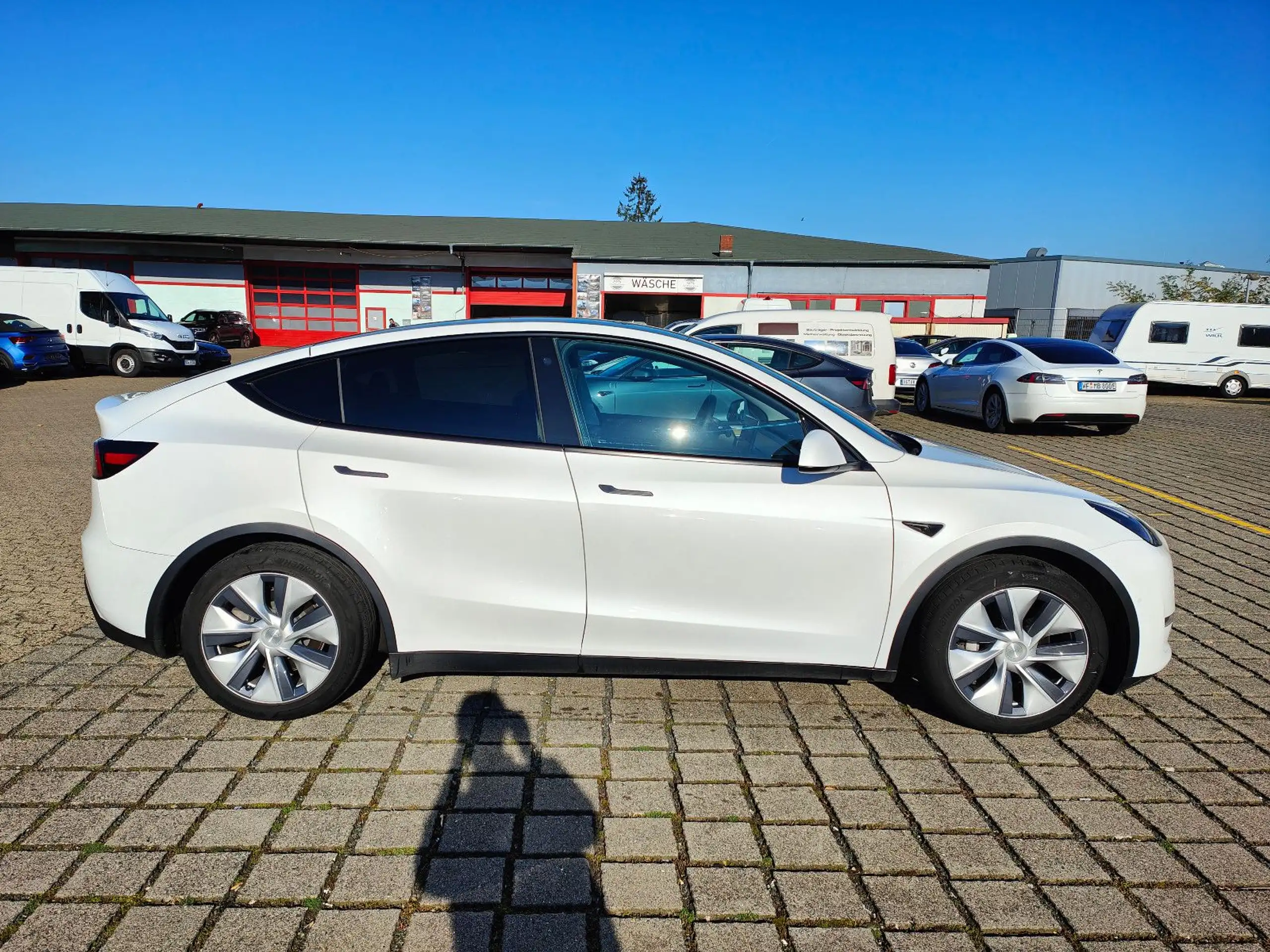 Tesla - Model Y