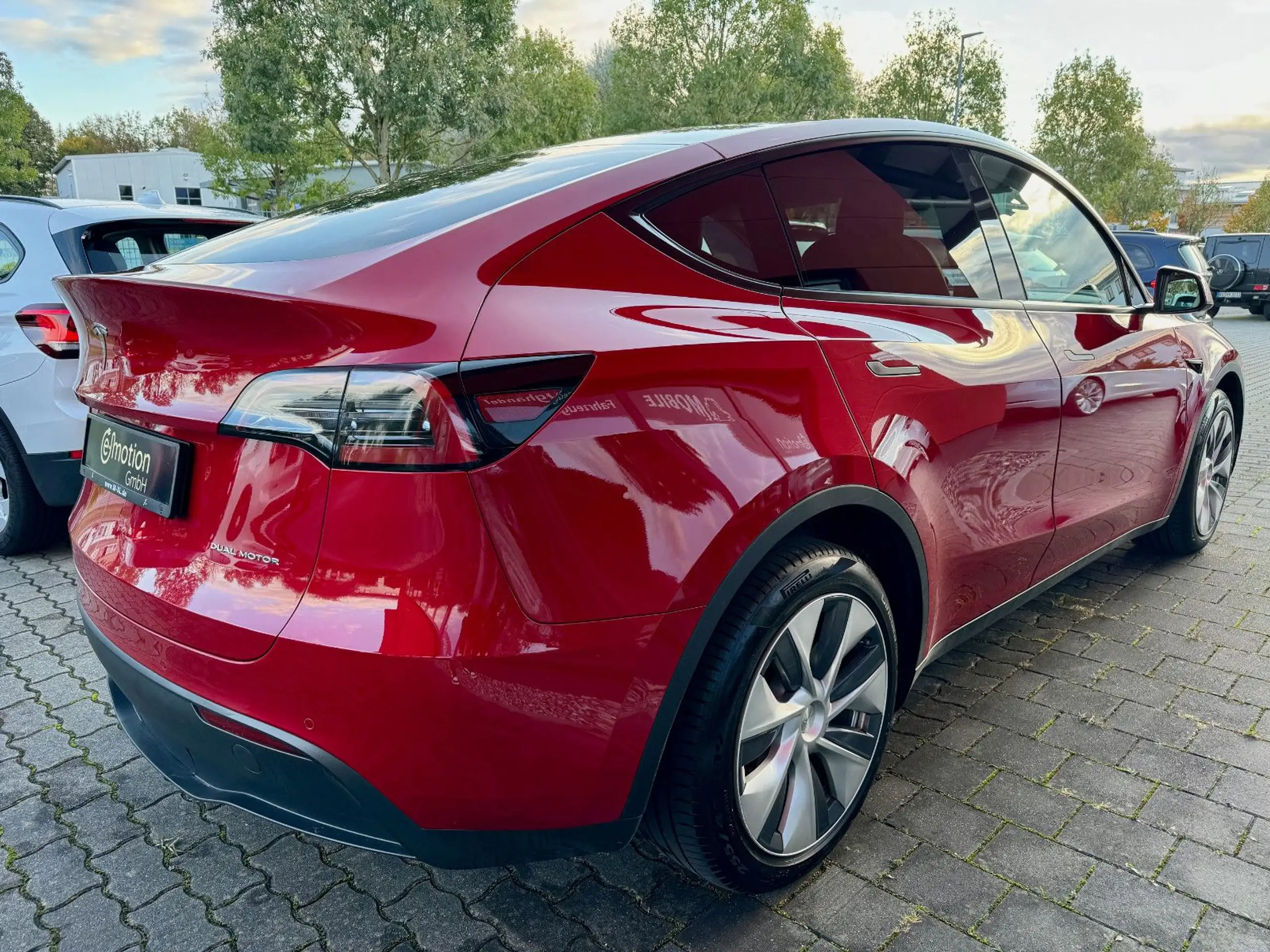 Tesla - Model Y