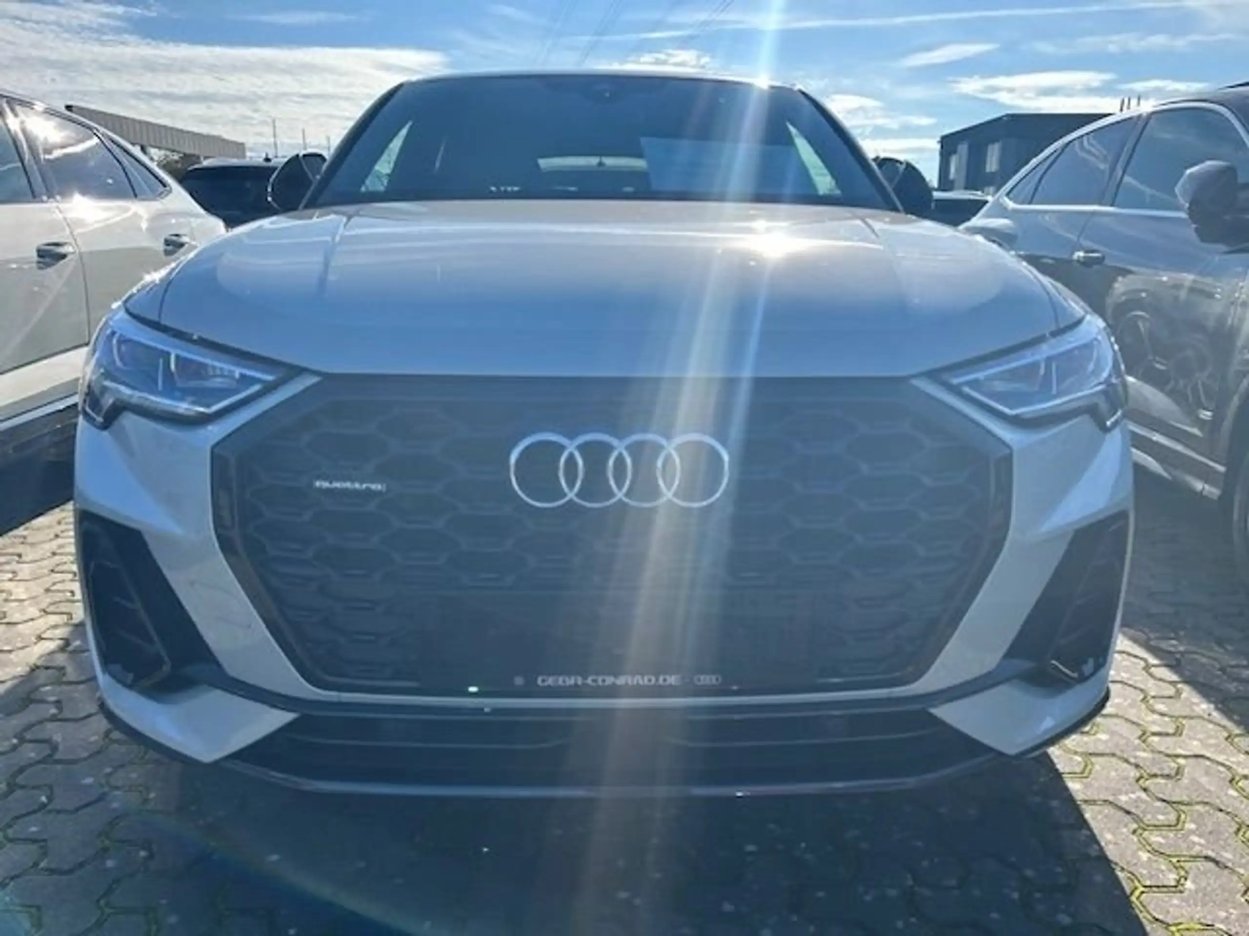 Audi - Q3