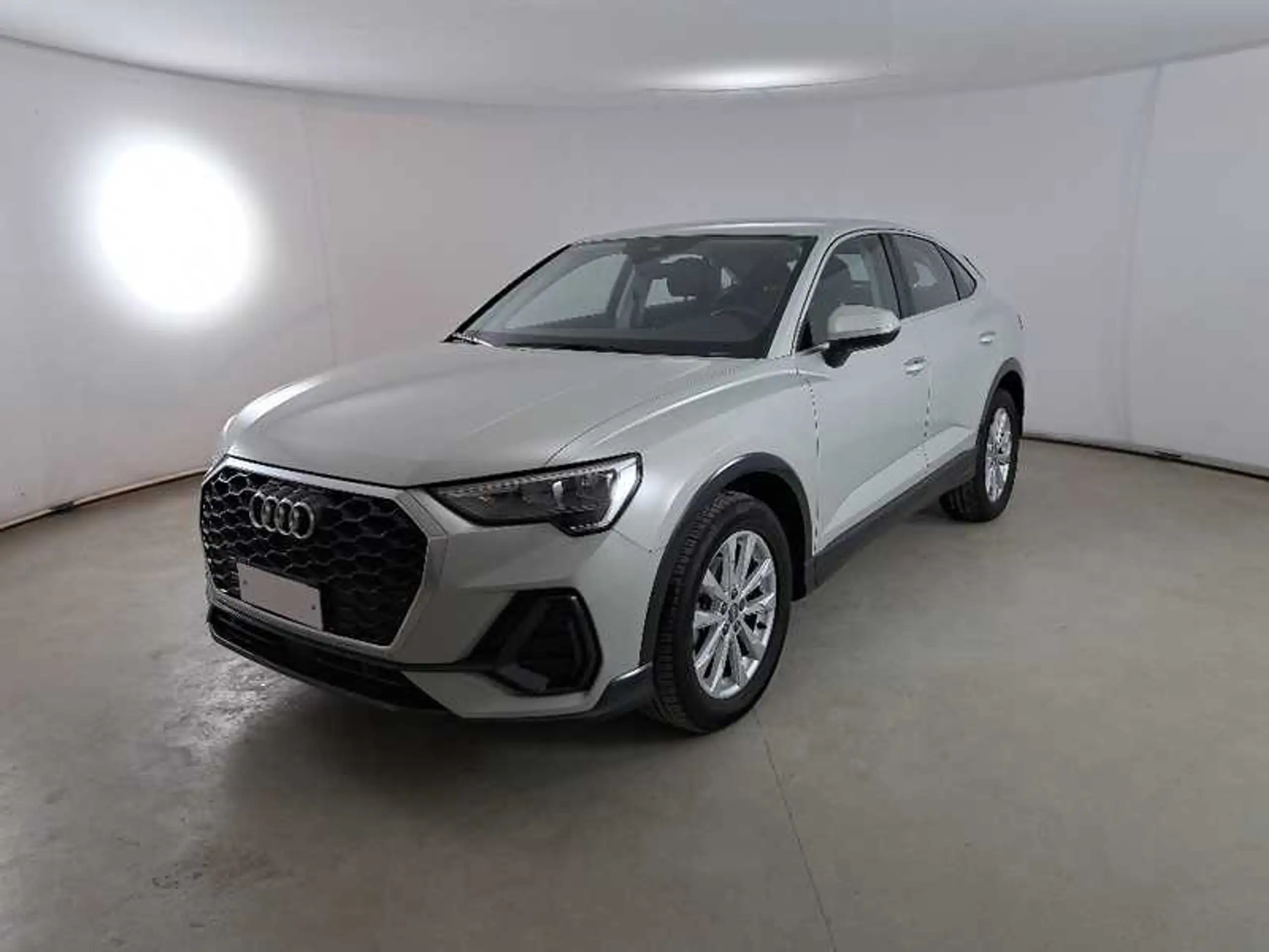 Audi - Q3