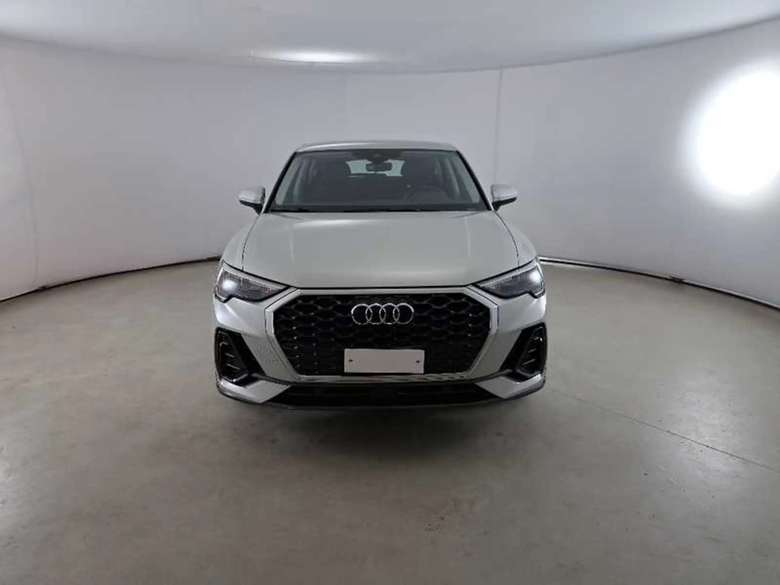 Audi - Q3