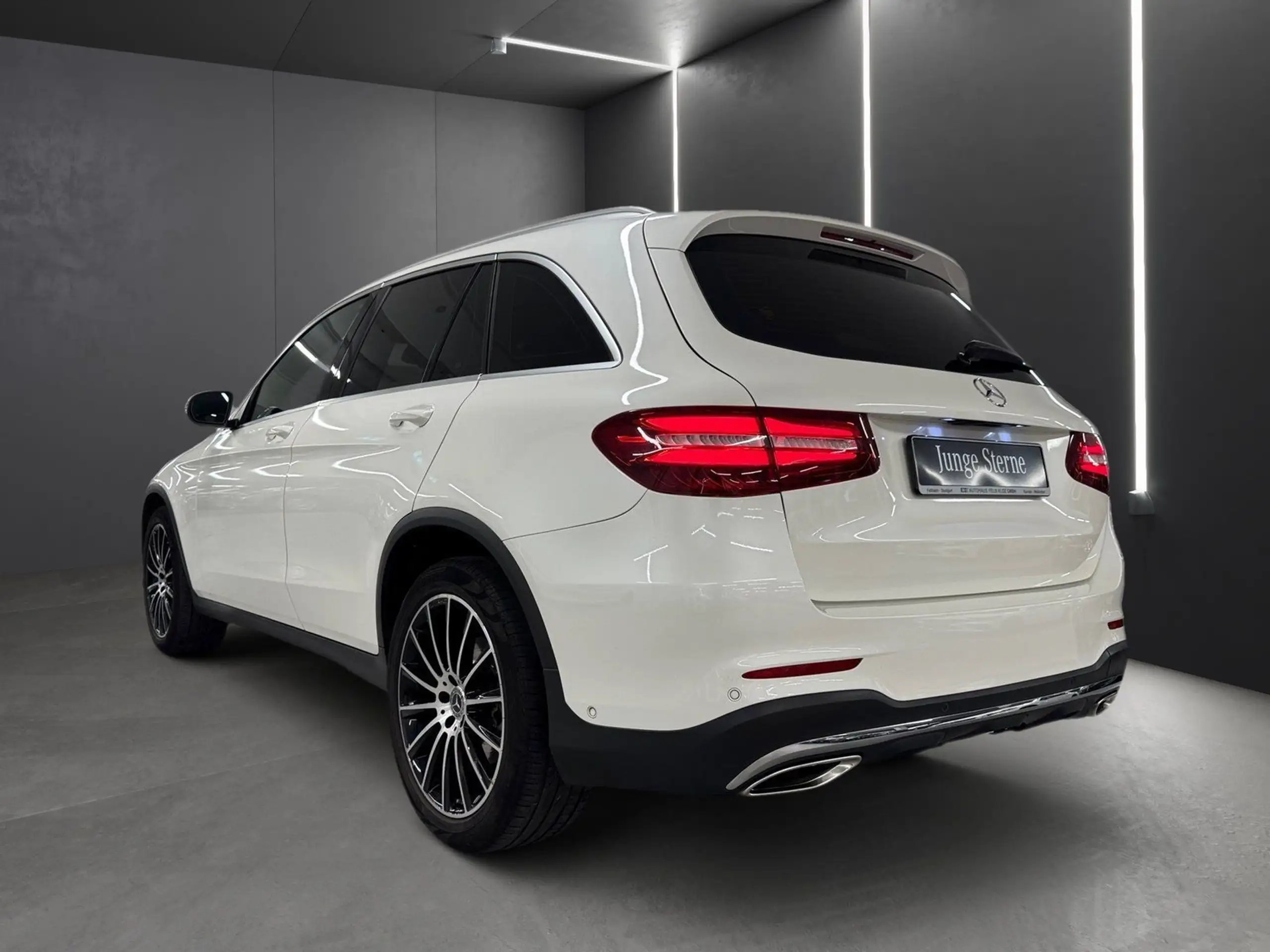 Mercedes-Benz - GLC 250