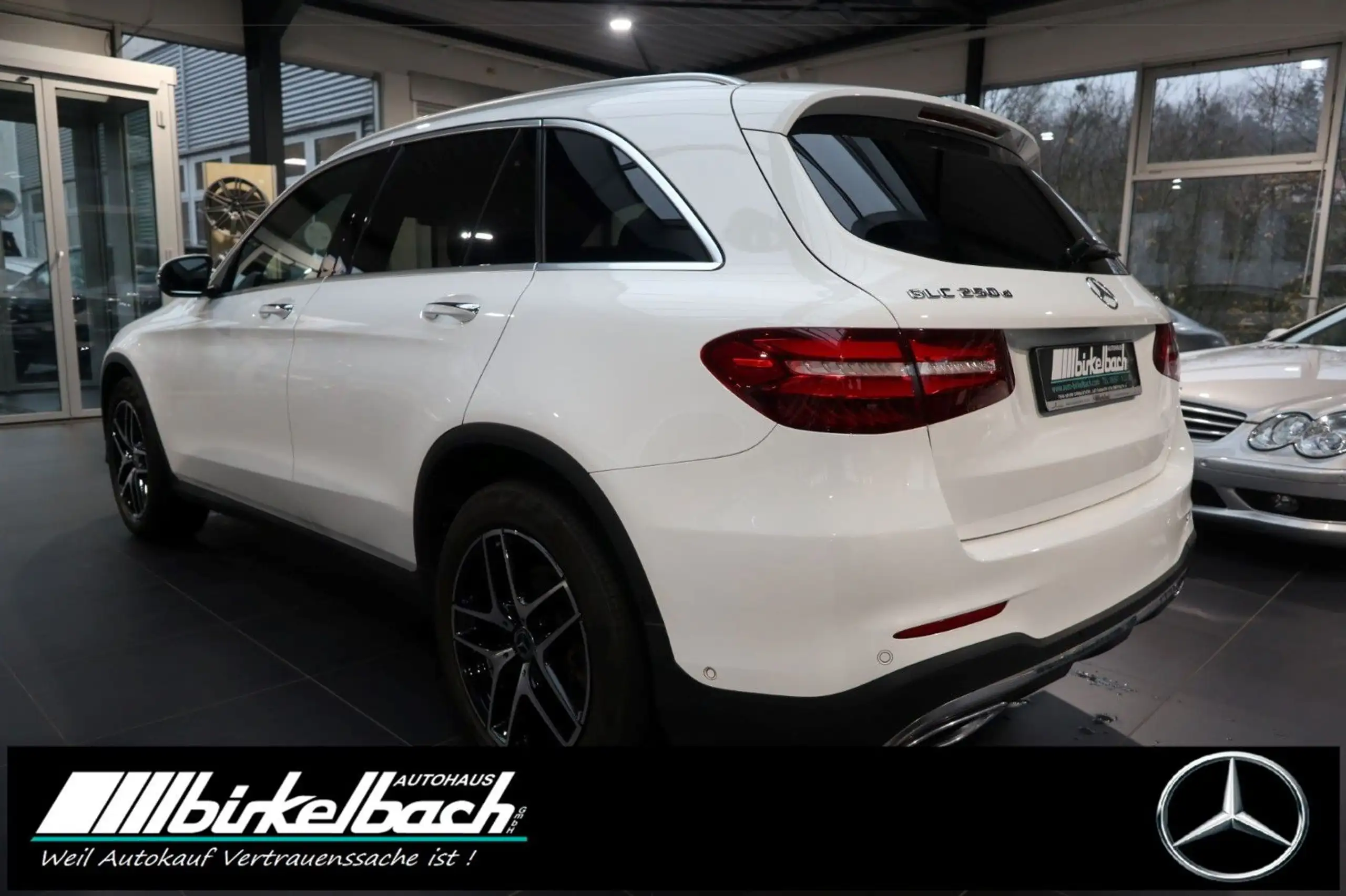 Mercedes-Benz - GLC 250